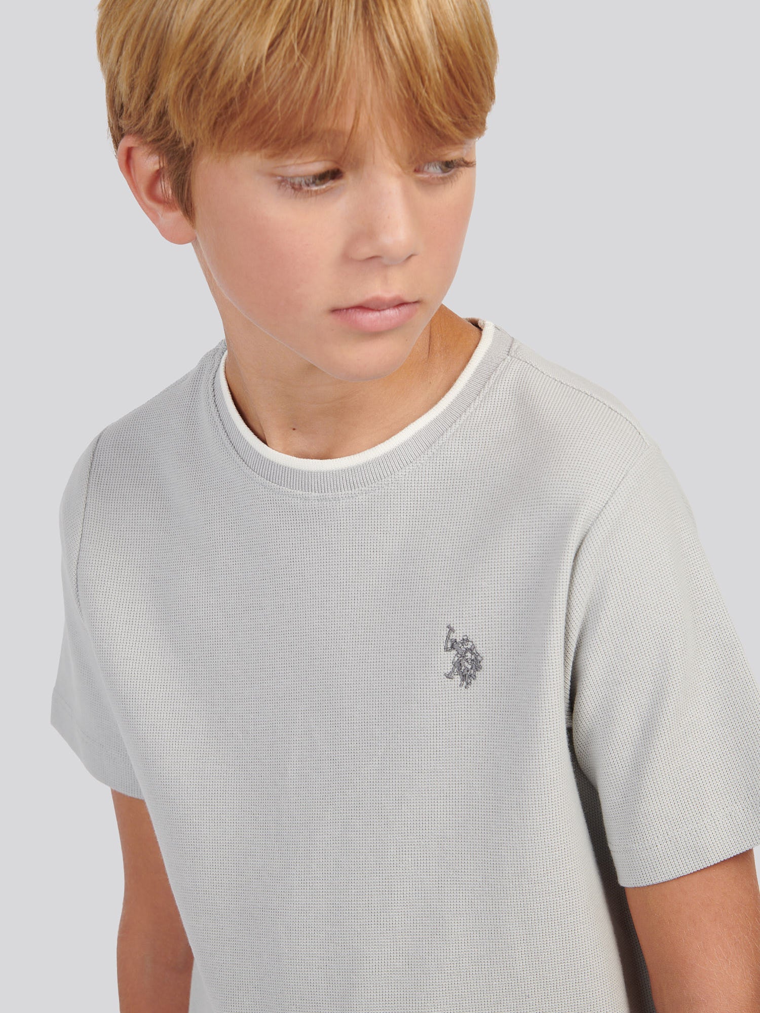 Boys Knit Texture T-Shirt in High Rise - Image 2