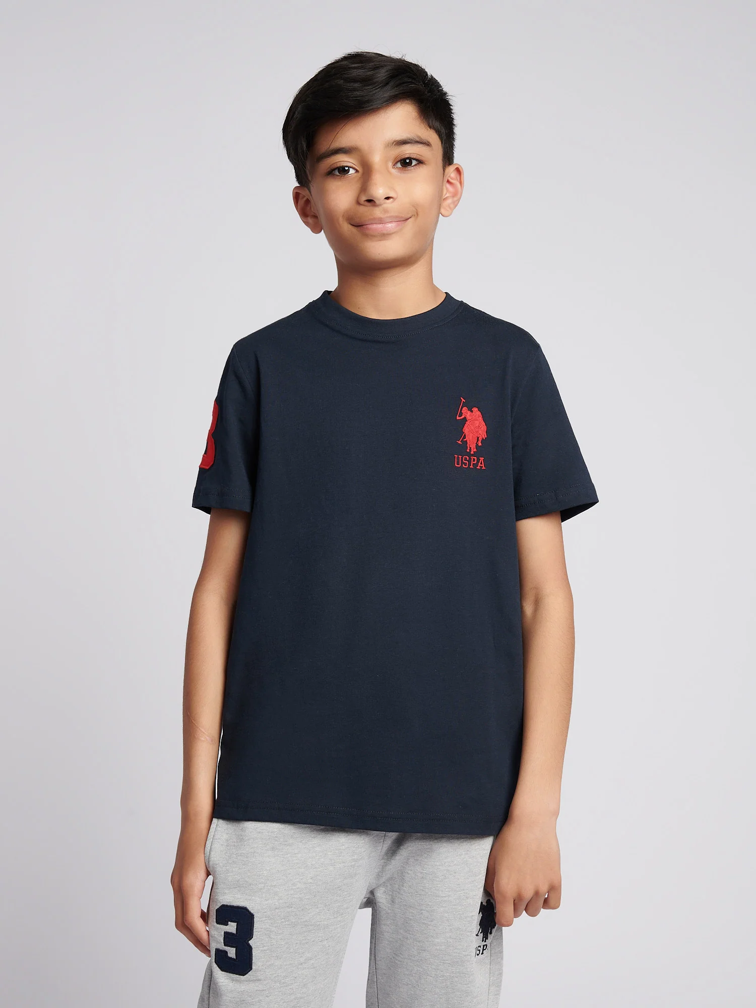 Boys Player 3 T-Shirt in Dark Sapphire Navy / Haute Red DHM