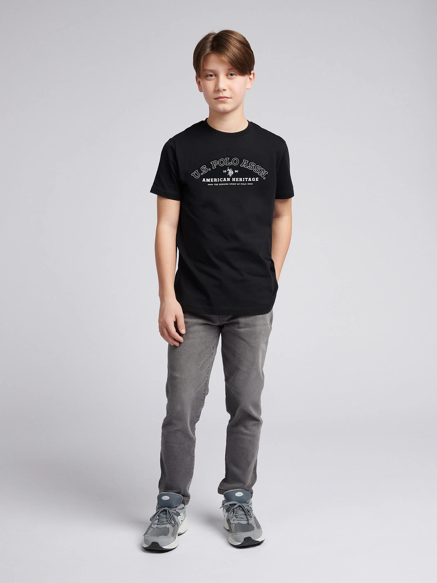 Boys Heritage Graphic Print T-Shirt in Black - Image 3