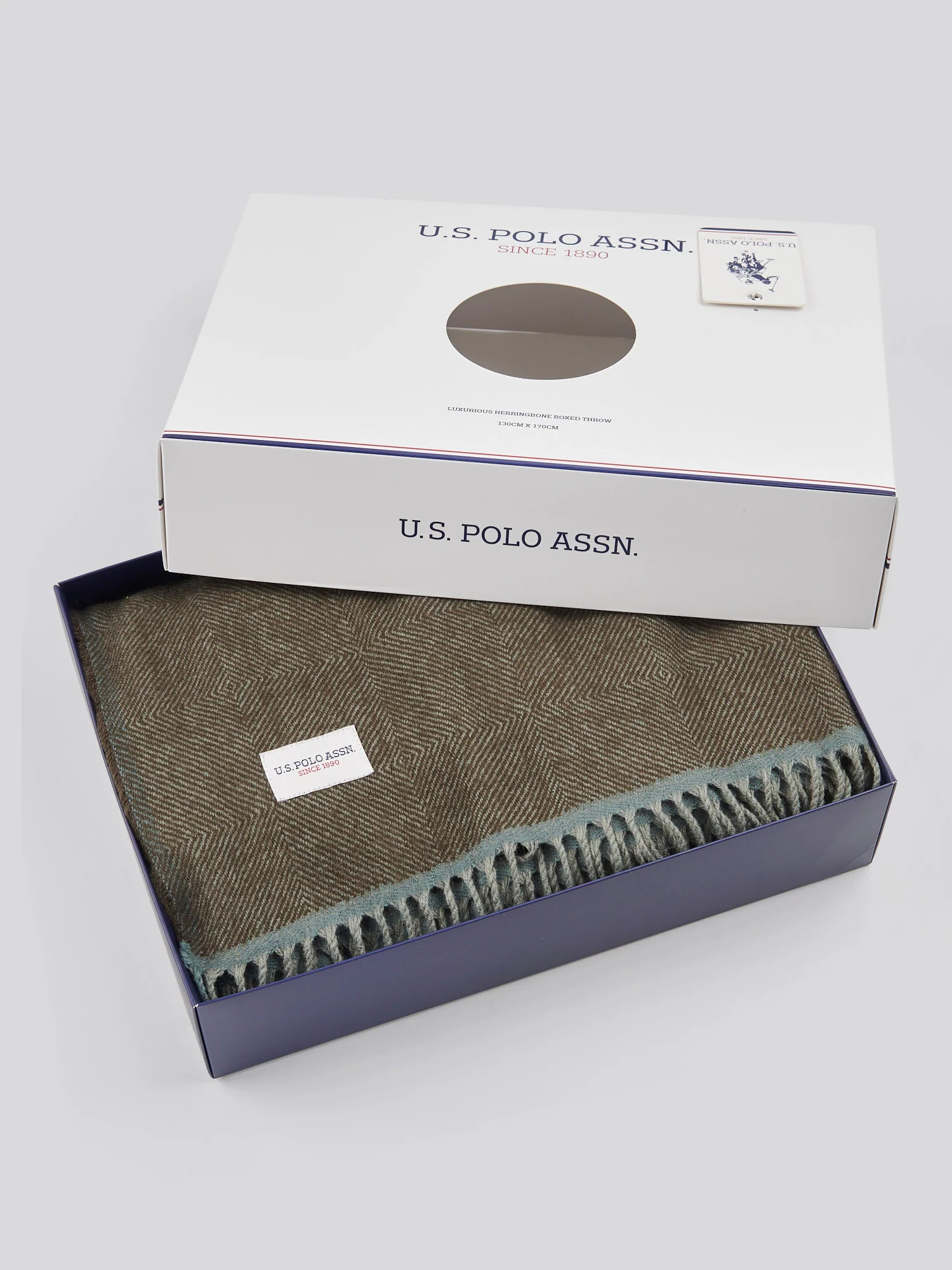 Luxurious Herringbone Boxed Throw in Desert Palm - Image 4