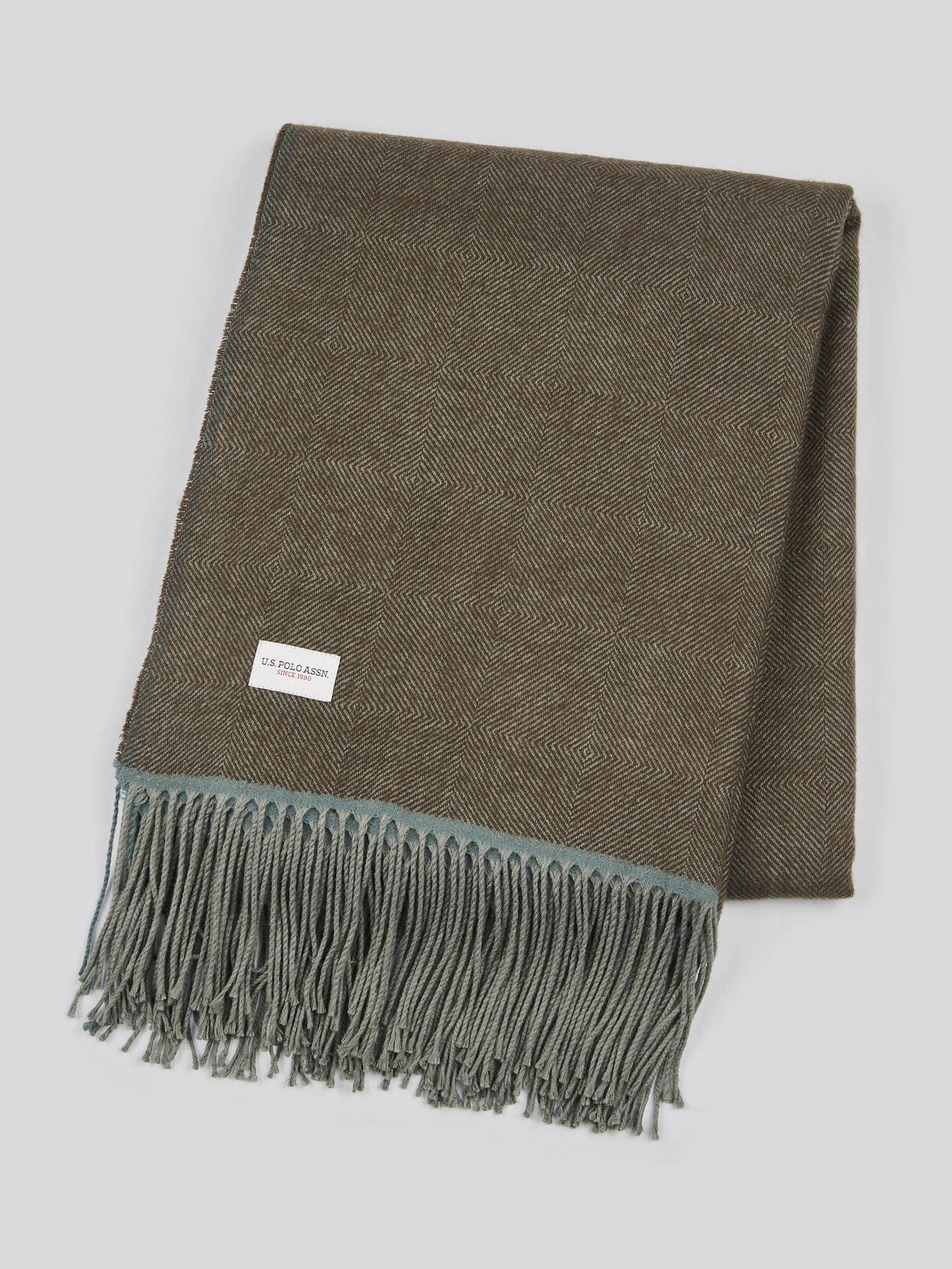 Luxurious Herringbone Boxed Throw in Desert Palm - Image 5