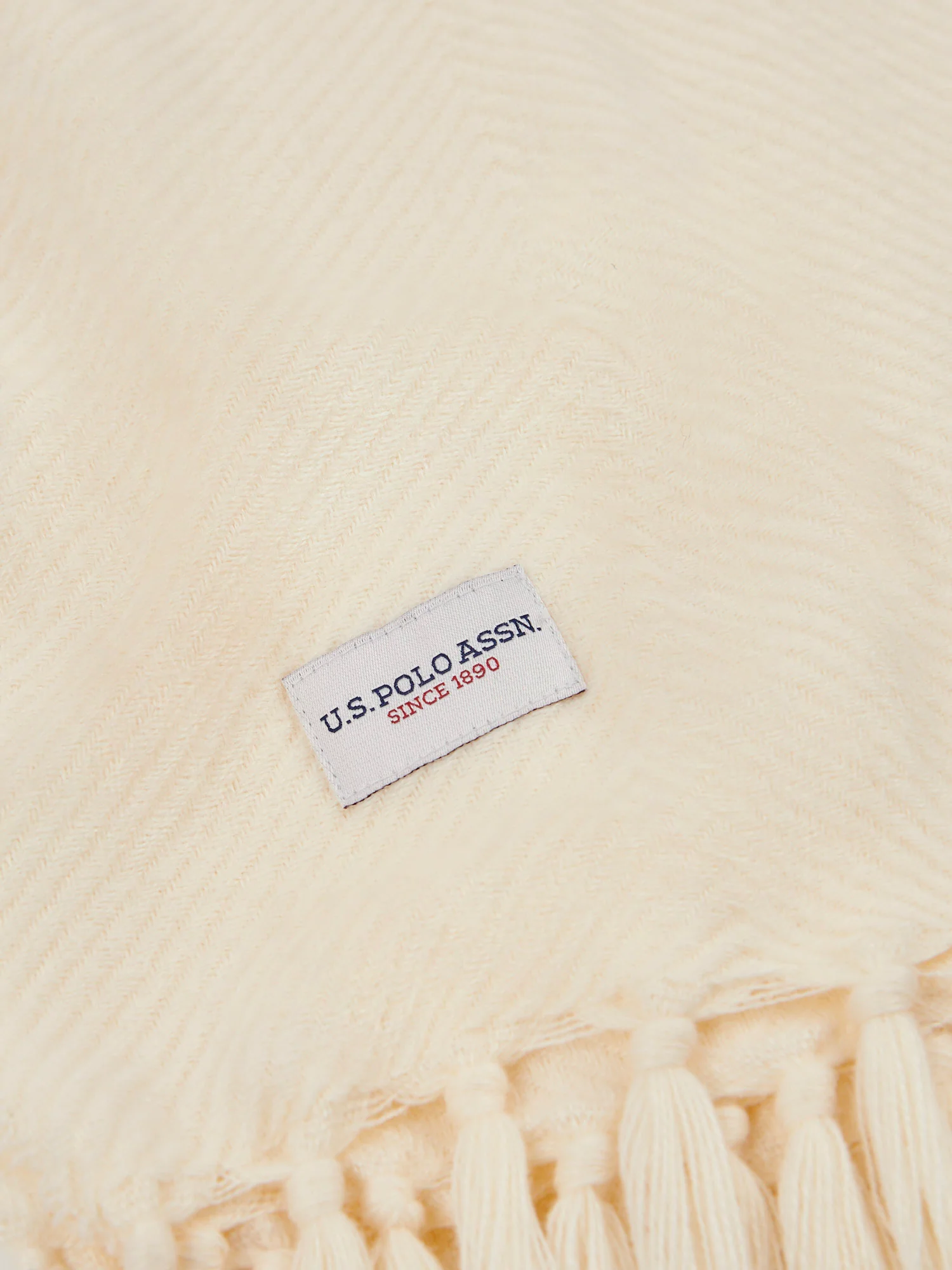 Luxury Herringbone Throw in Eggnog - Image 6