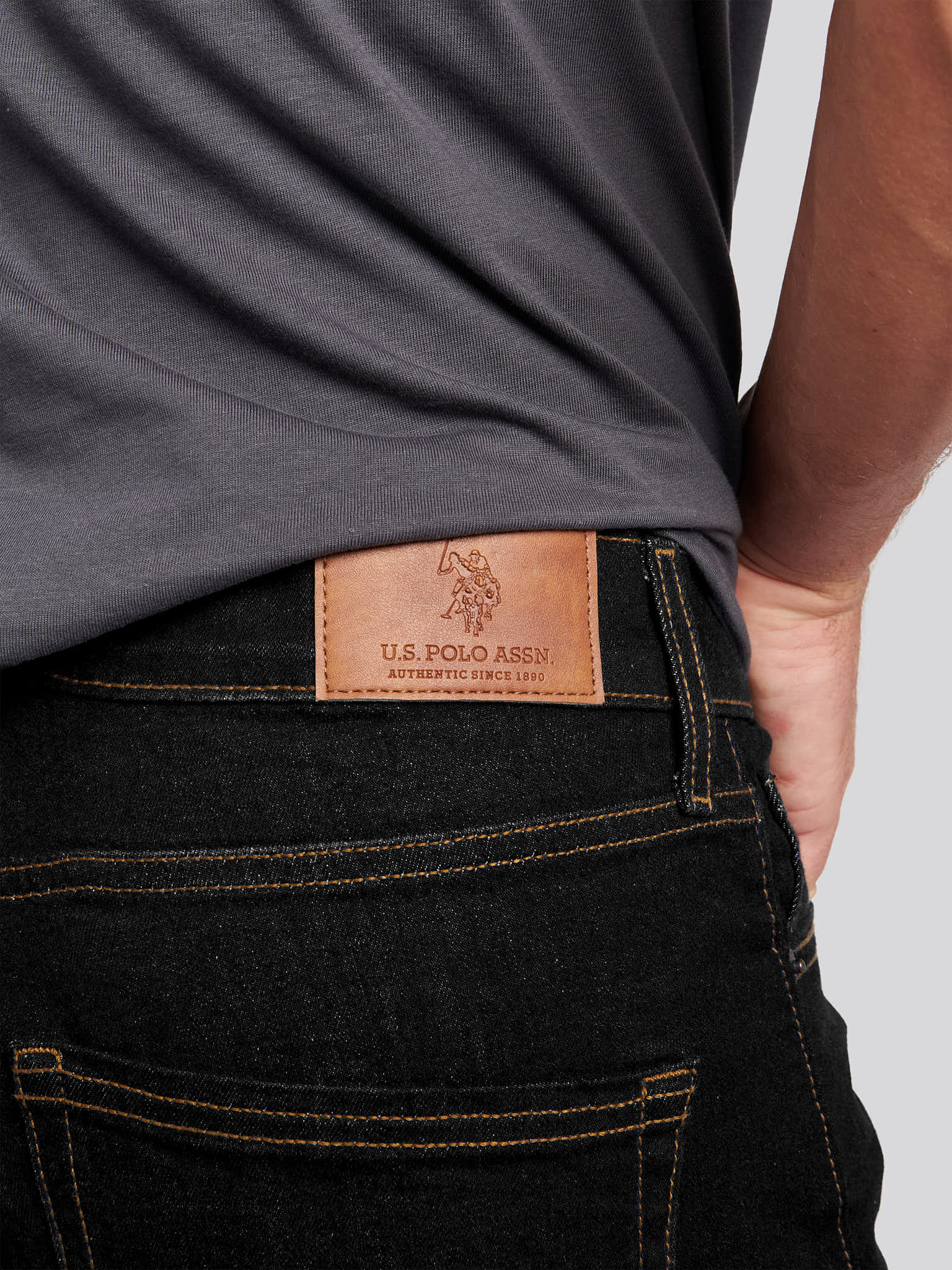 Mens 5 Pocket Regular Fit Denim Jeans in Black Wash - Image 4
