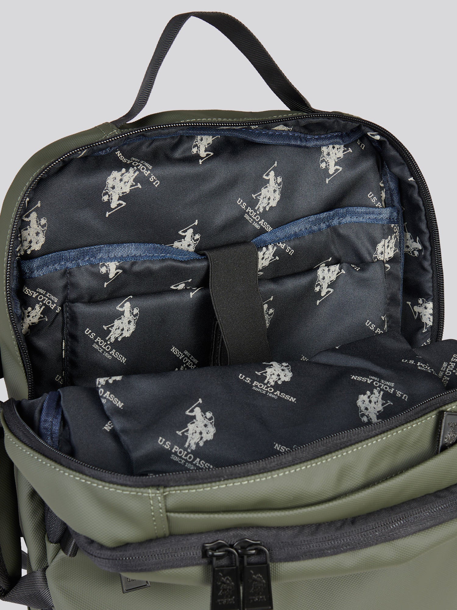 Mens Arrowhead Backpack in Army Green - Image 15