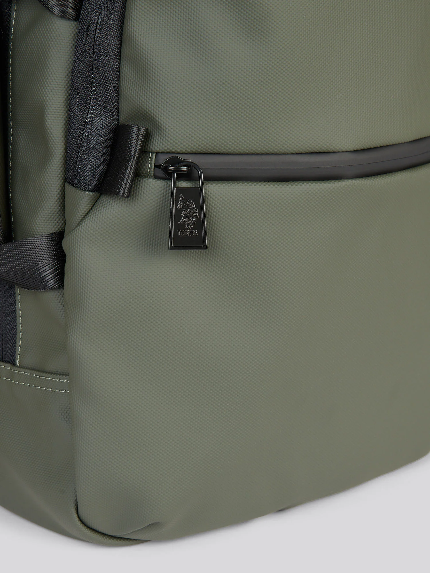 Mens Arrowhead Backpack in Army Green - Image 9