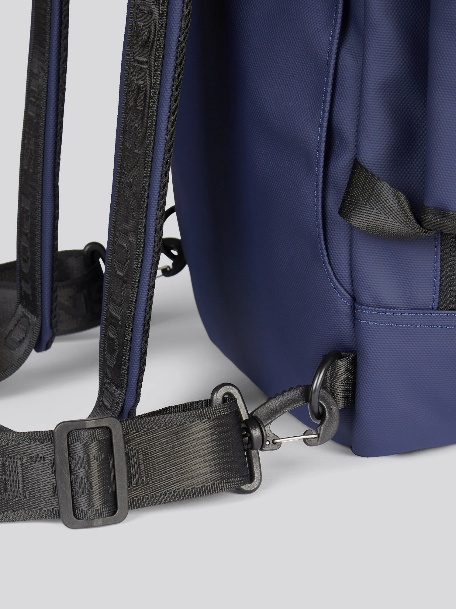 Mens Arrowhead Backpack in Navy - Image 11