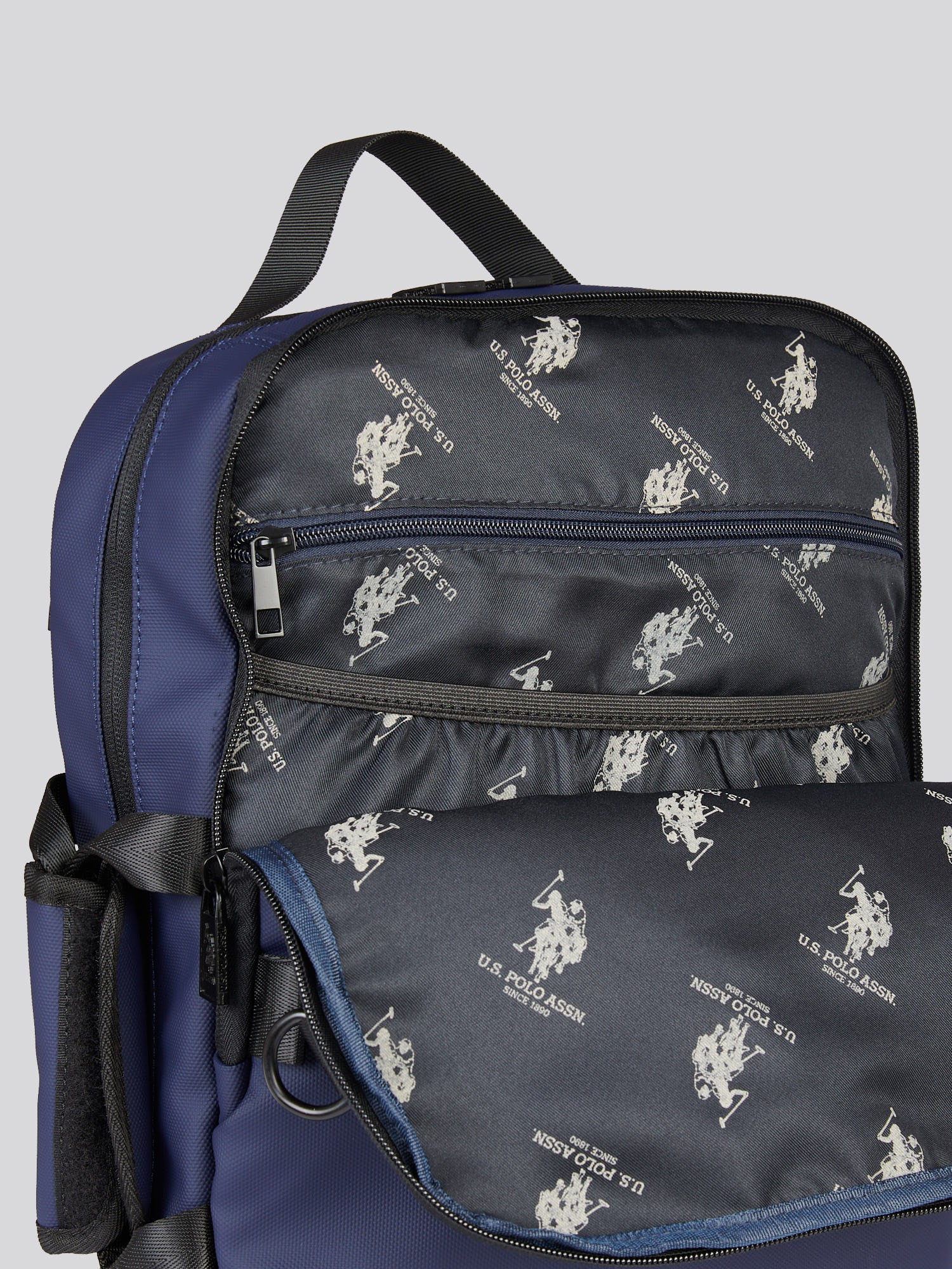 Mens Arrowhead Backpack in Navy - Image 12