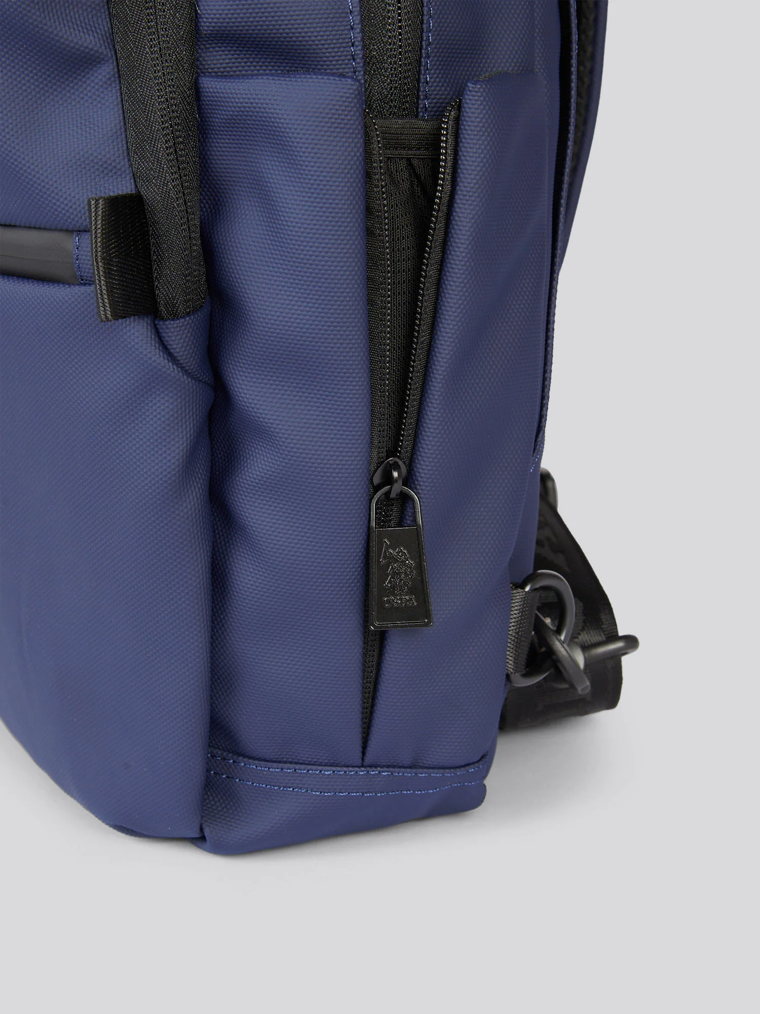 Mens Arrowhead Backpack in Navy - Image 9