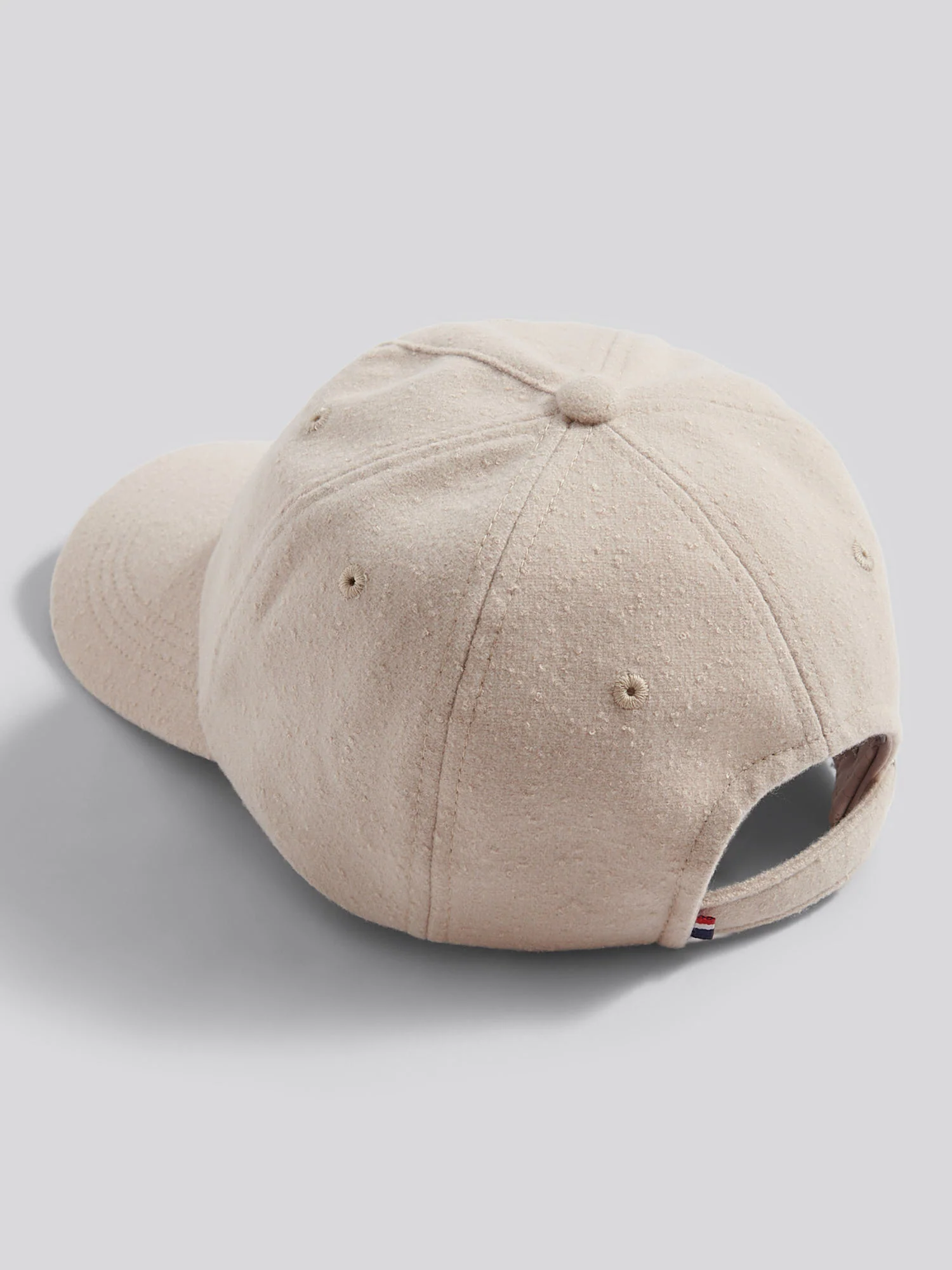 Mens Boucle Cap in Atmosphere - Image 5