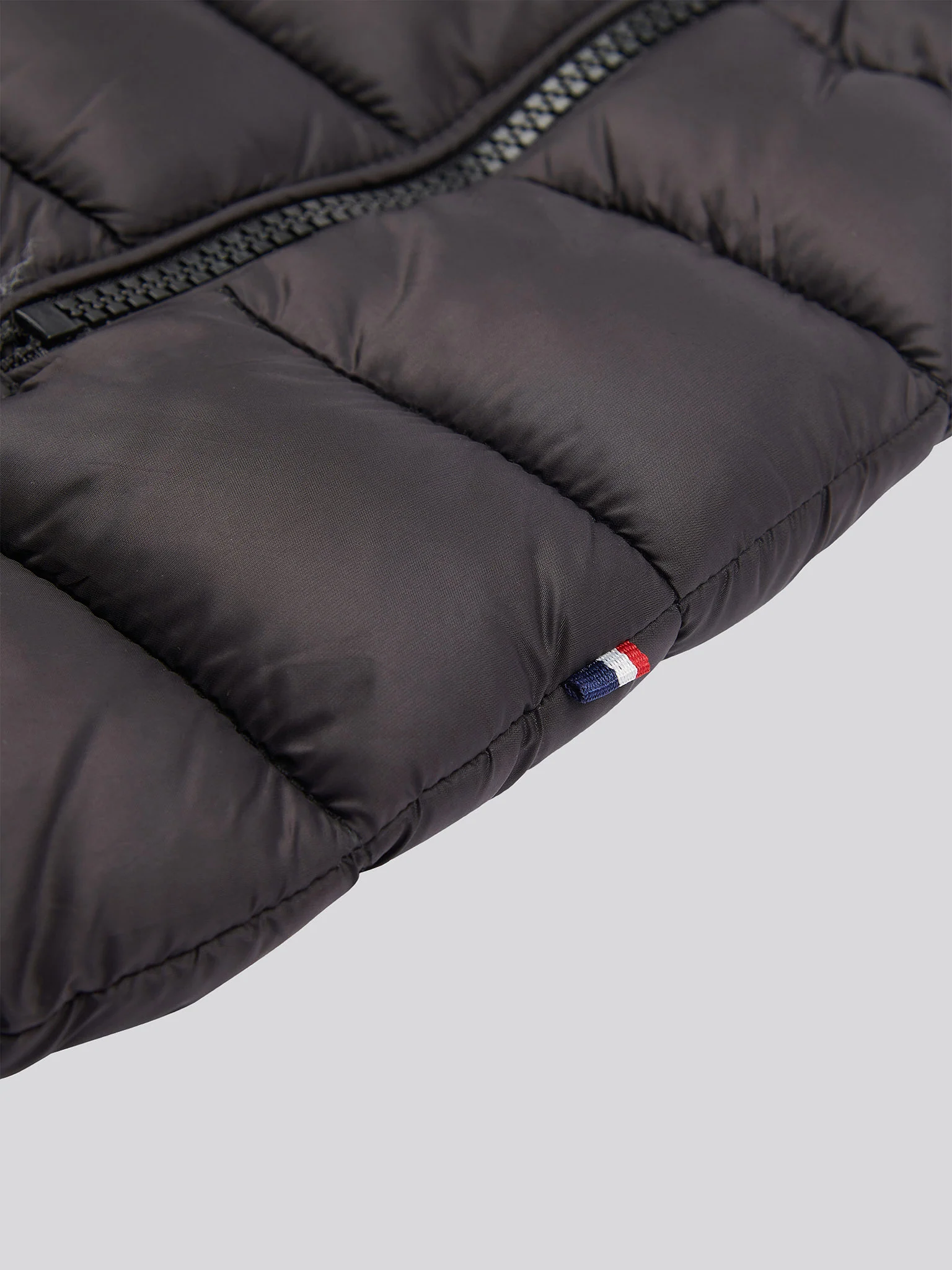 Mens Bound Quilted Gilet Black Bright White DHM - Image 9