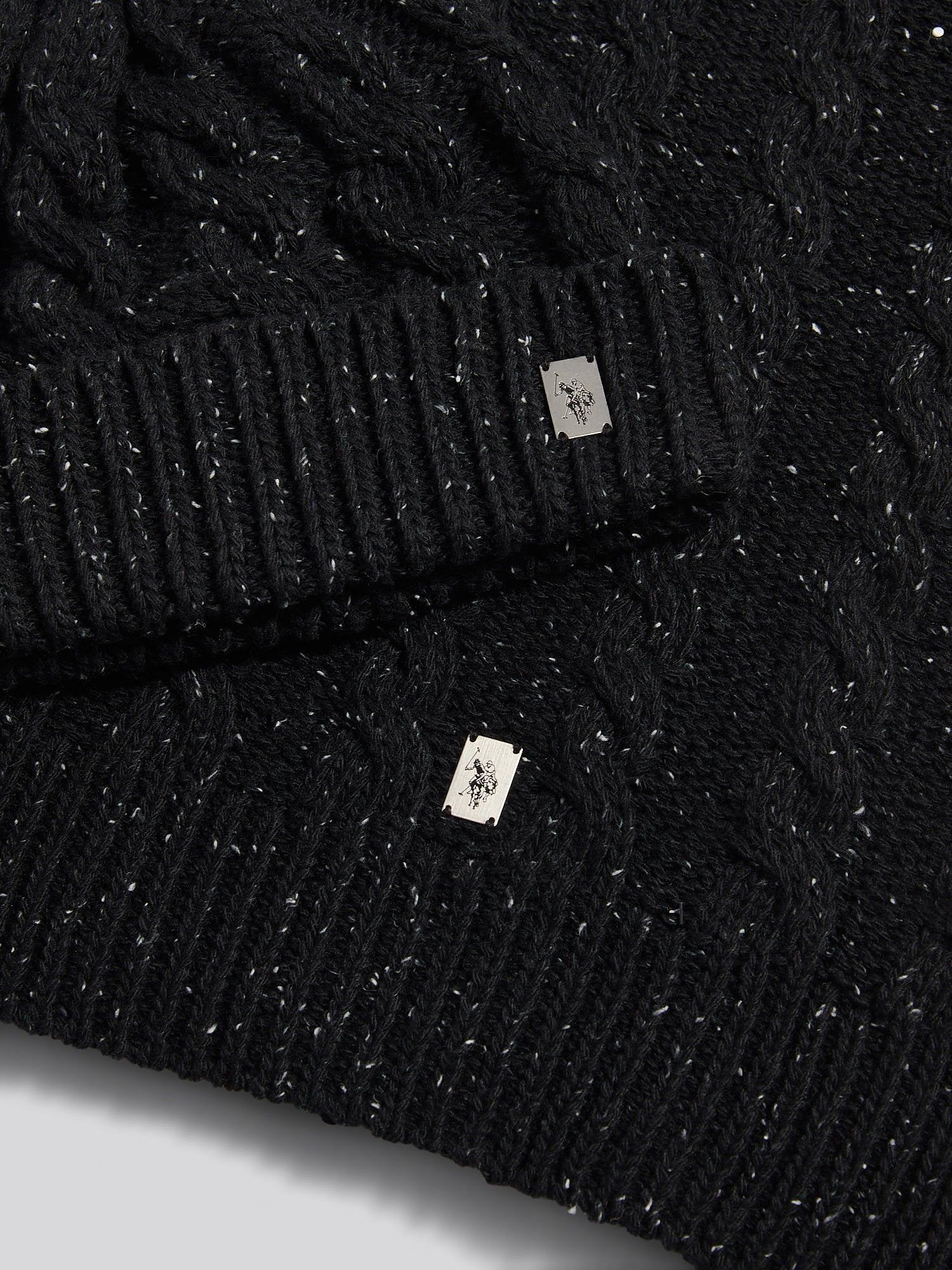 Mens Cable Knit Beanie & Scarf Box Set in Black - Image 3