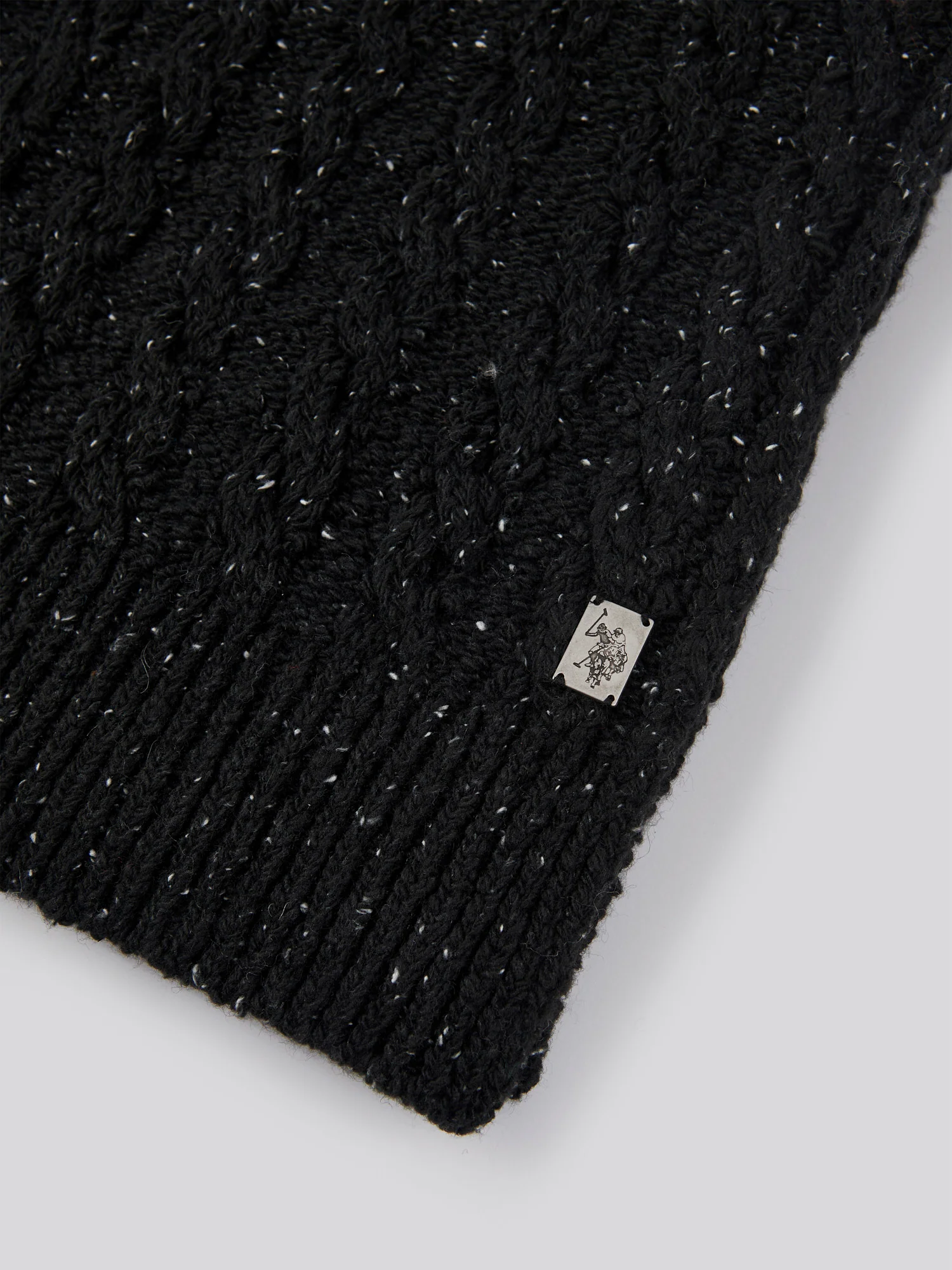 Mens Cable Knit Scarf in Black - Image 3