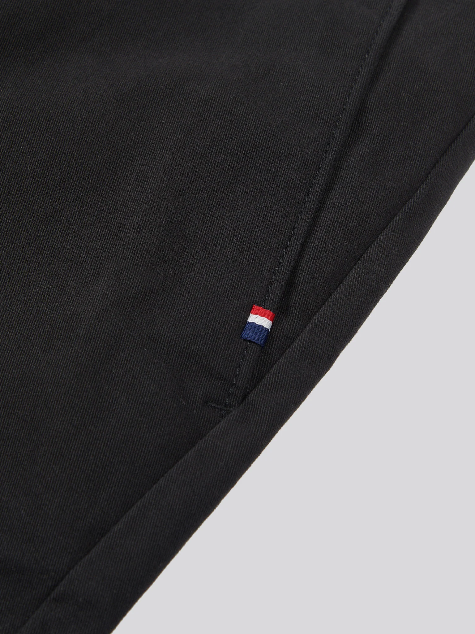 Mens Classic Chinos Shorts Black Bright White DHM - Image 8