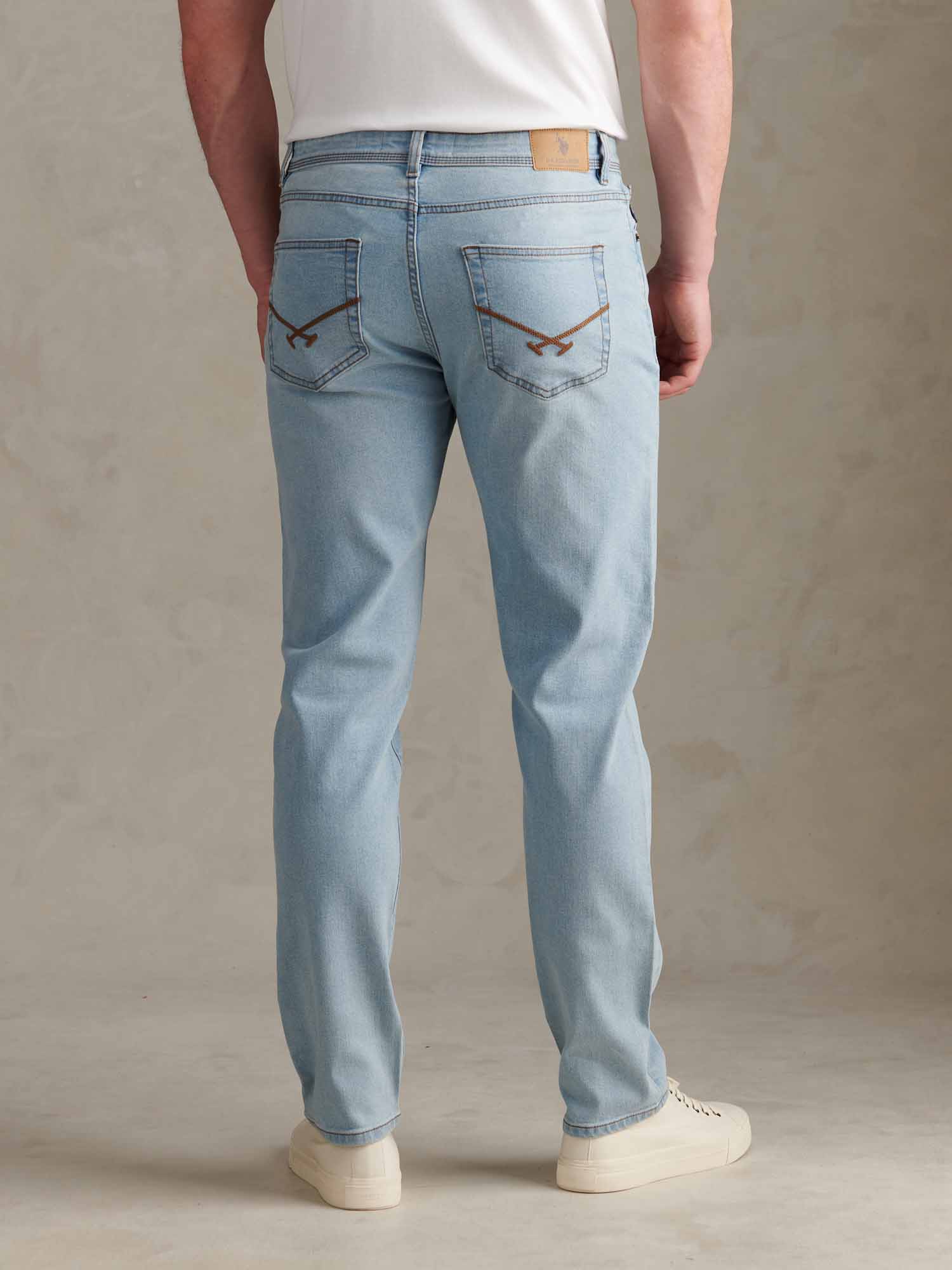 Mens Classic Fit Jean Mid Wash - Image 4