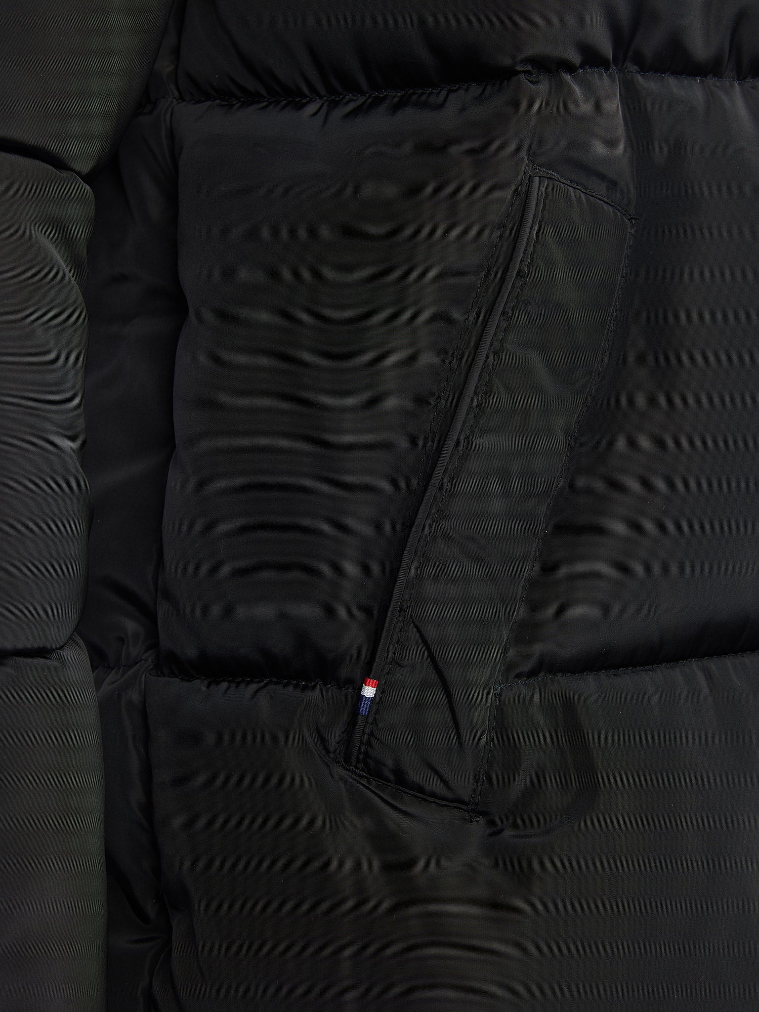 Mens Classic Longlined Puffer Jacket in Black - Image 10