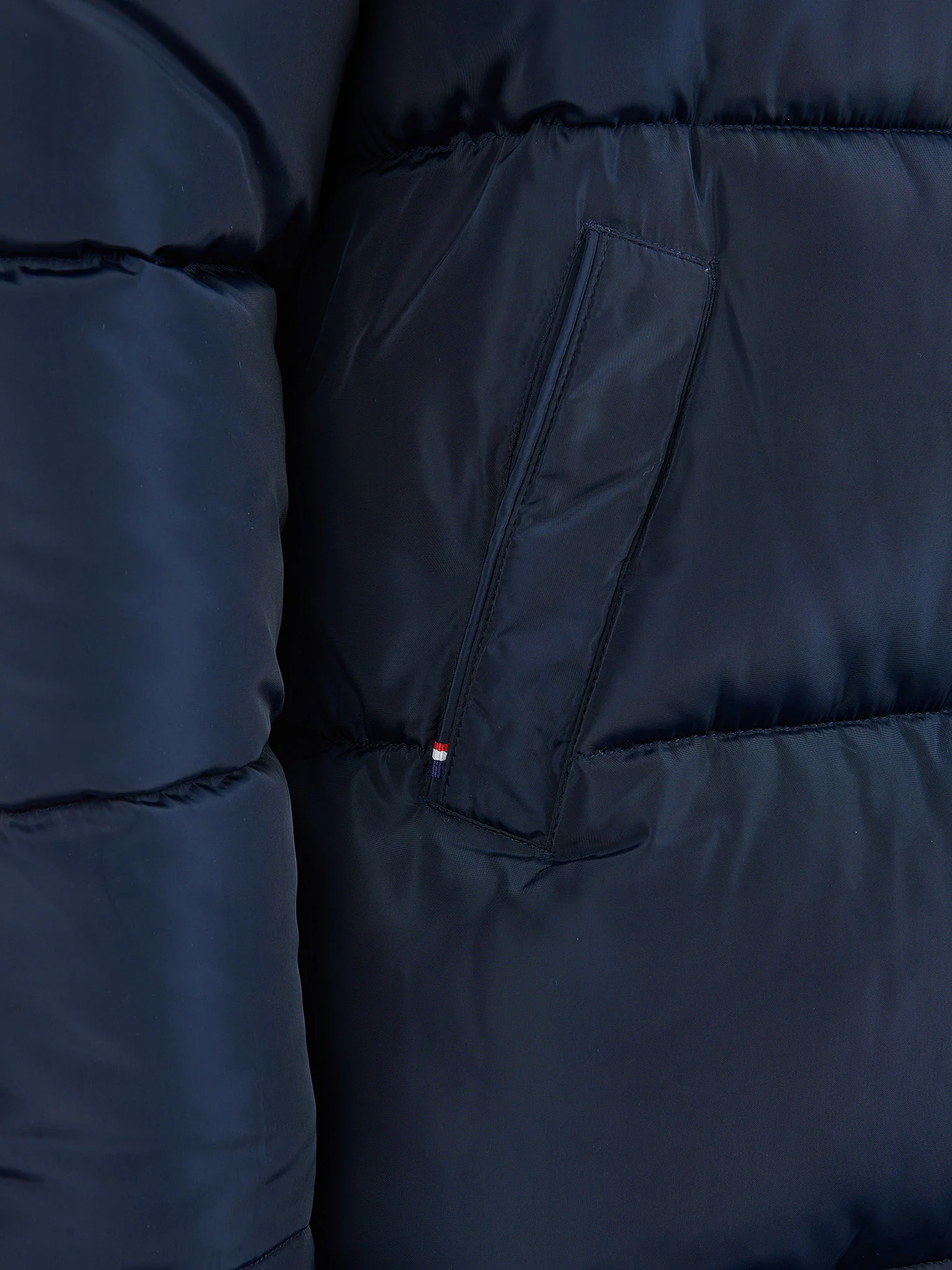 Mens Classic Longlined Puffer Jacket in Dark Sapphire Navy - Image 13
