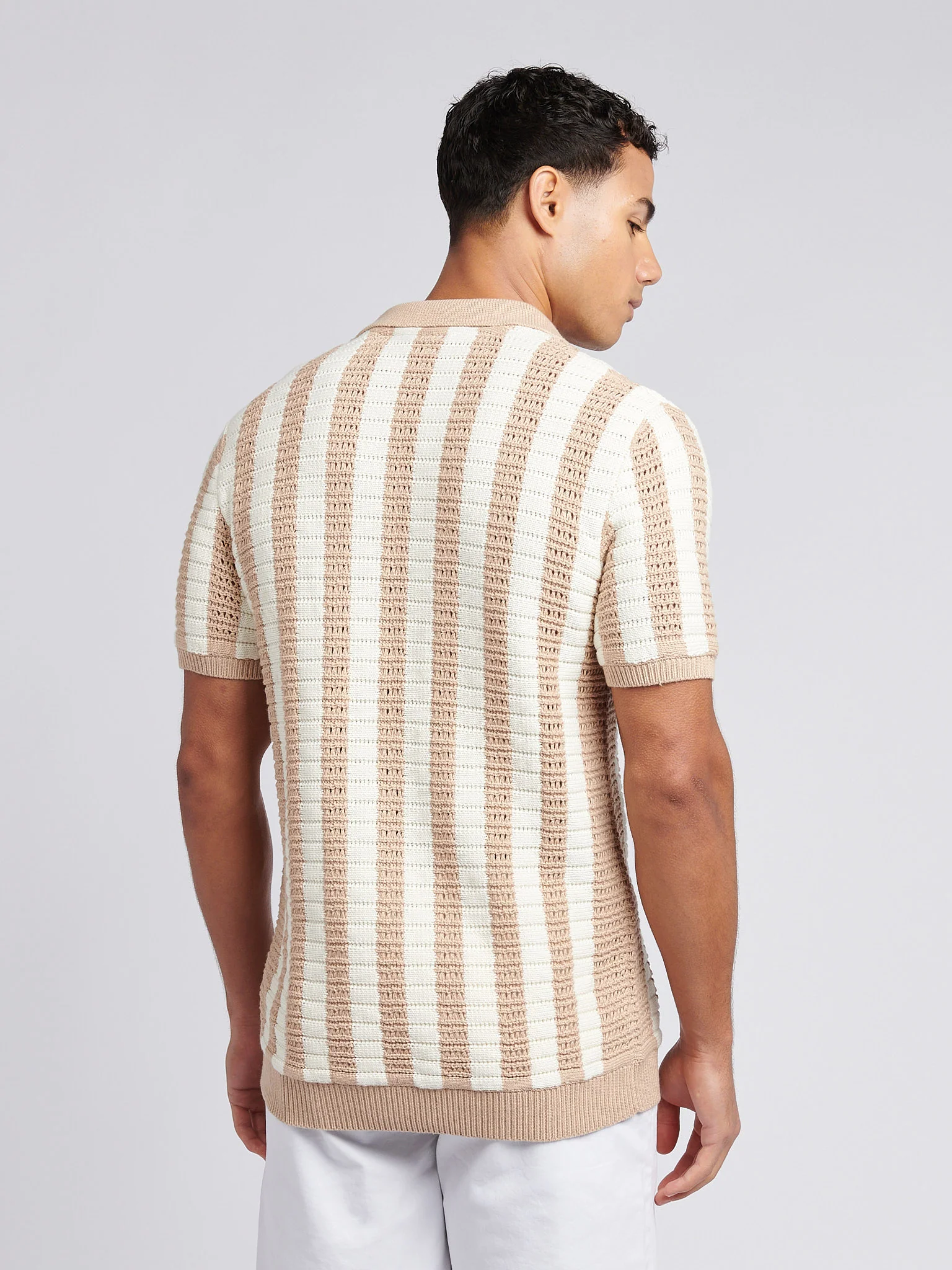Mens Crochet Knit Open Collar Polo Shirt in Doeskin - Image 4