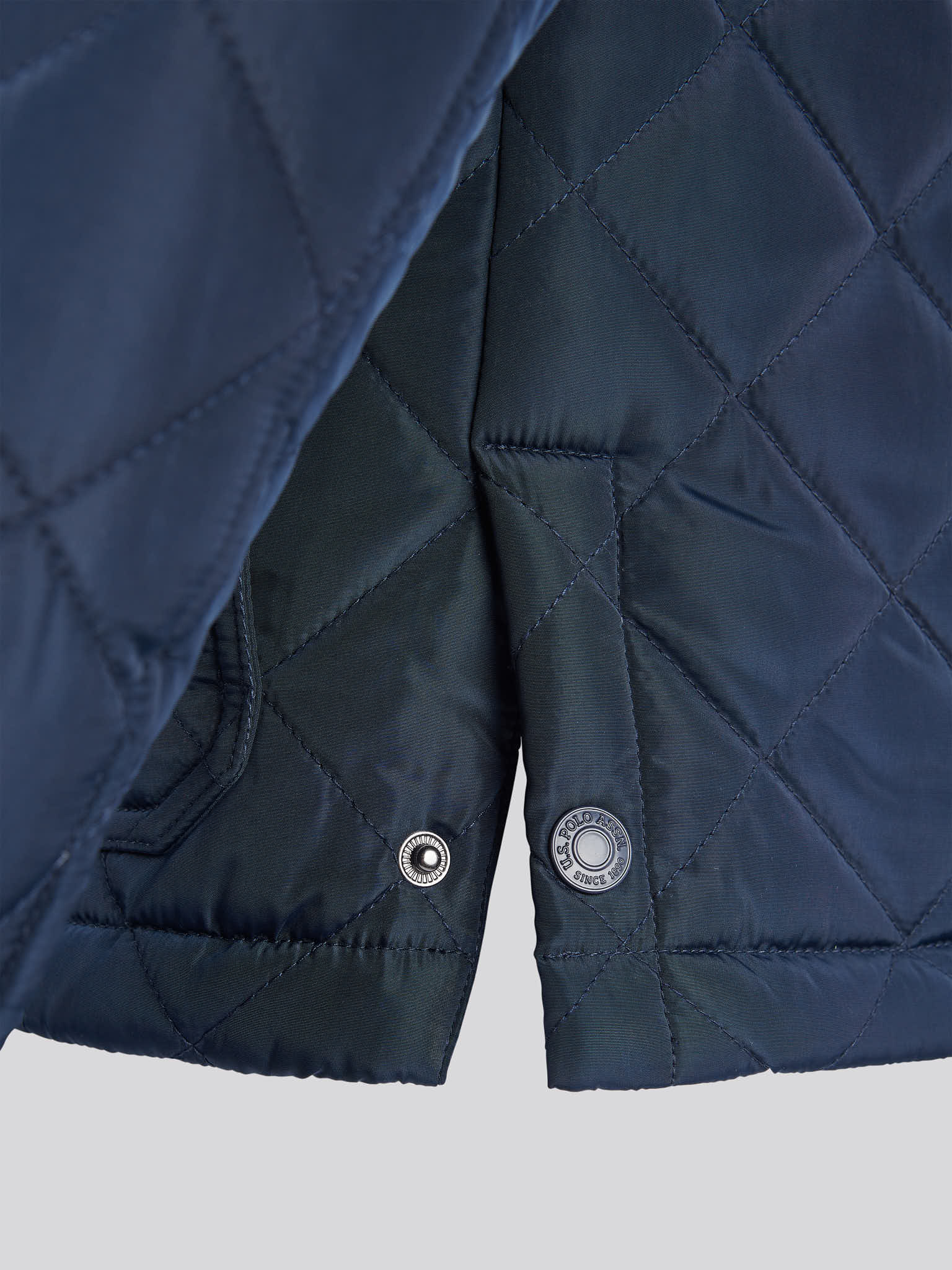 Mens Diamond Quilted Funnel Jacket in Dark Sapphire Navy - Image 13