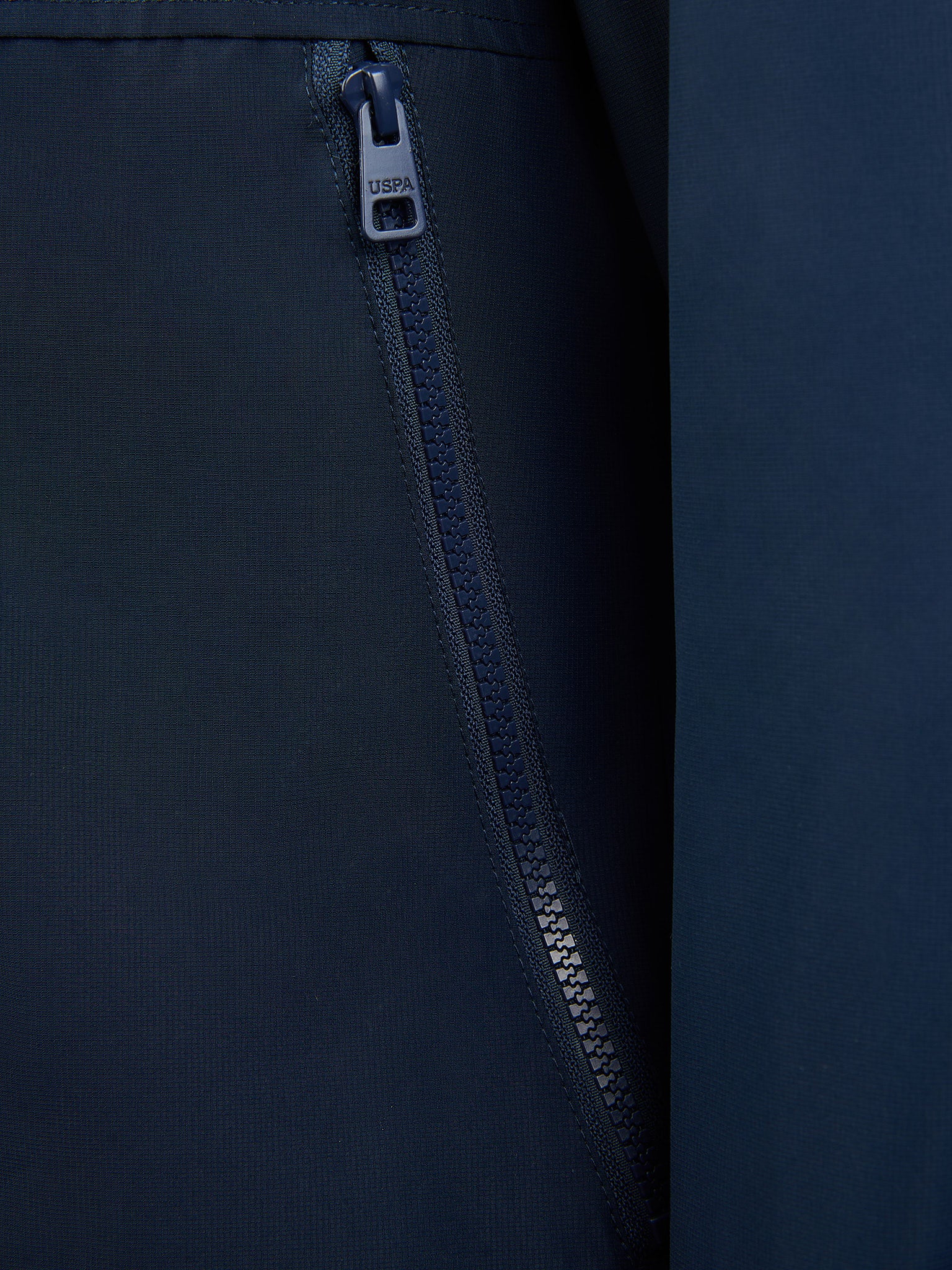 Mens Fleece Lined Windbreaker Jacket in Dark Sapphire Navy / Haute Red DHM - Image 13