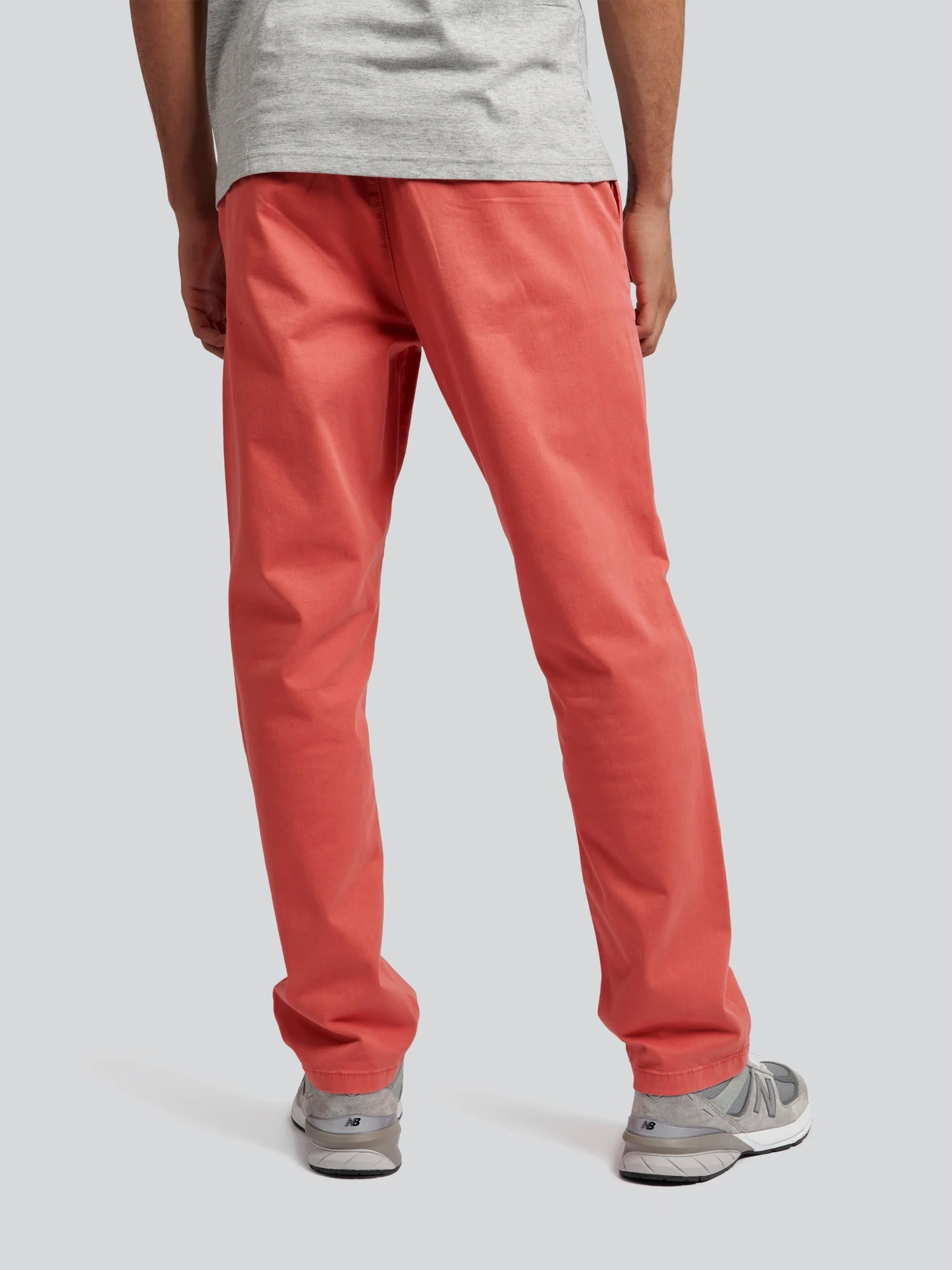 Mens Heritage Chino in Cranberry - Image 2