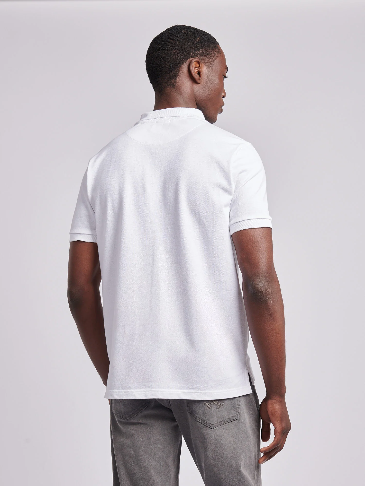 Mens Large Player Pique Polo Shirt in White / Dark Sapphire Navy DHM - Image 4