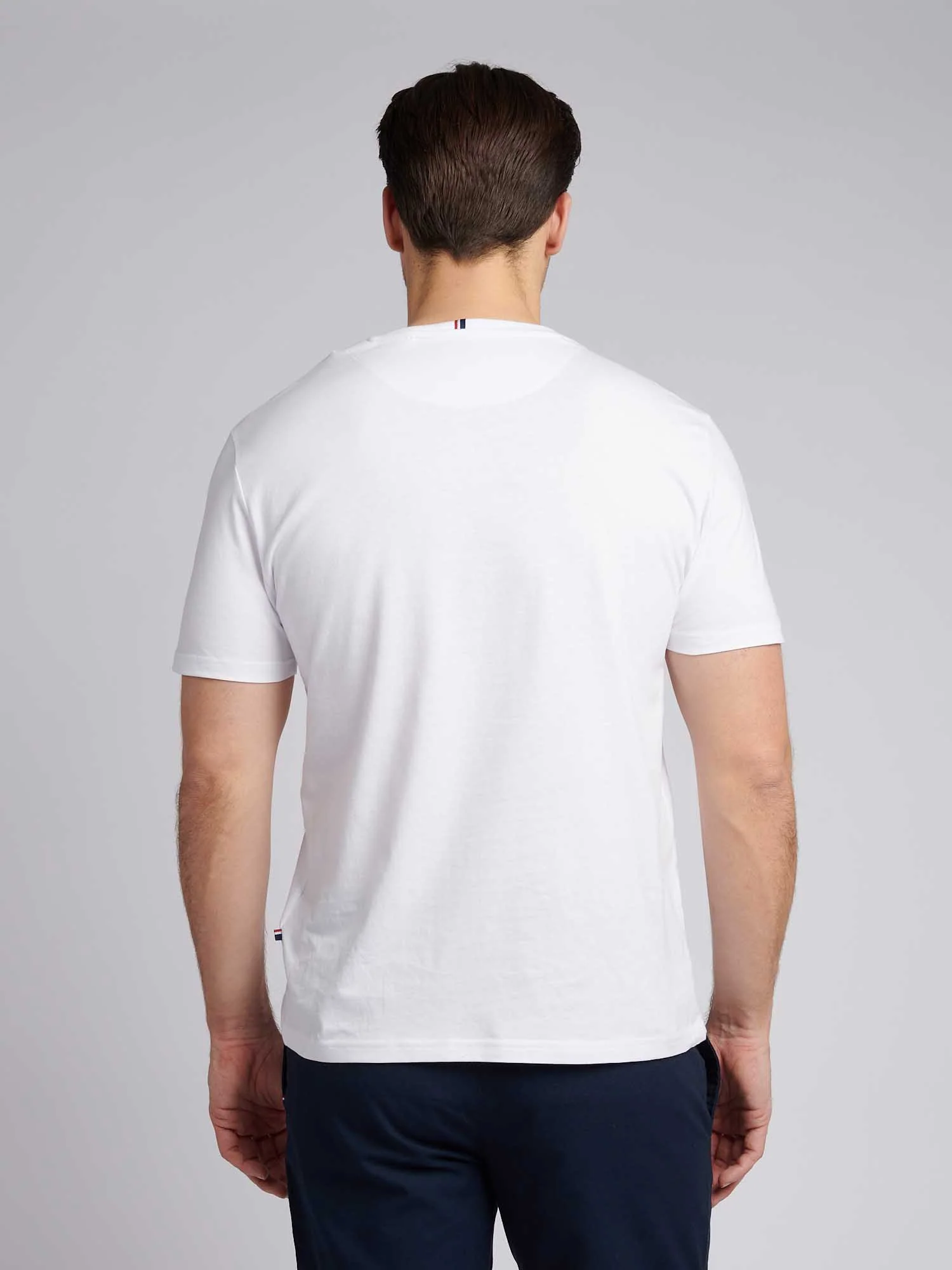 Mens Large Player T-Shirt in White / Dark Sapphire Navy DHM - Image 3