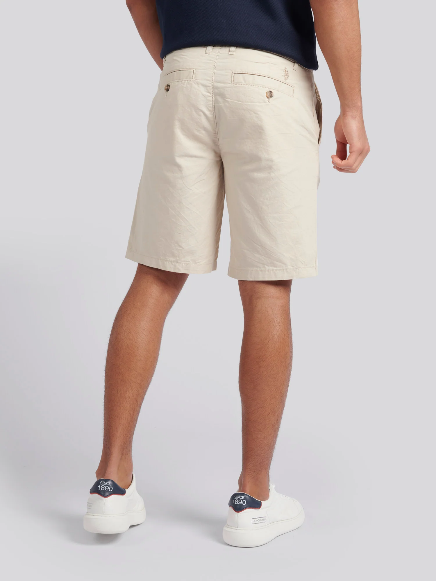 Mens Linen Blend Chino Shorts in French Oak - Image 4