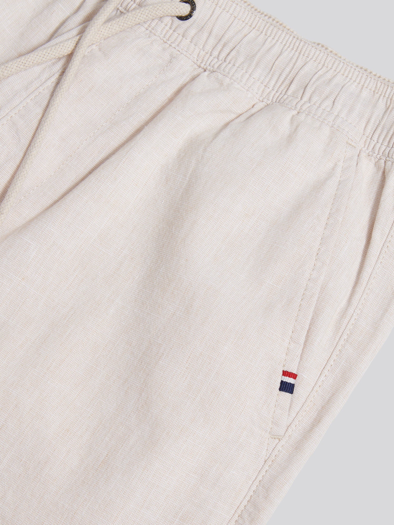 Mens Linen Blend Drawstring Short in Doeskin - Image 10