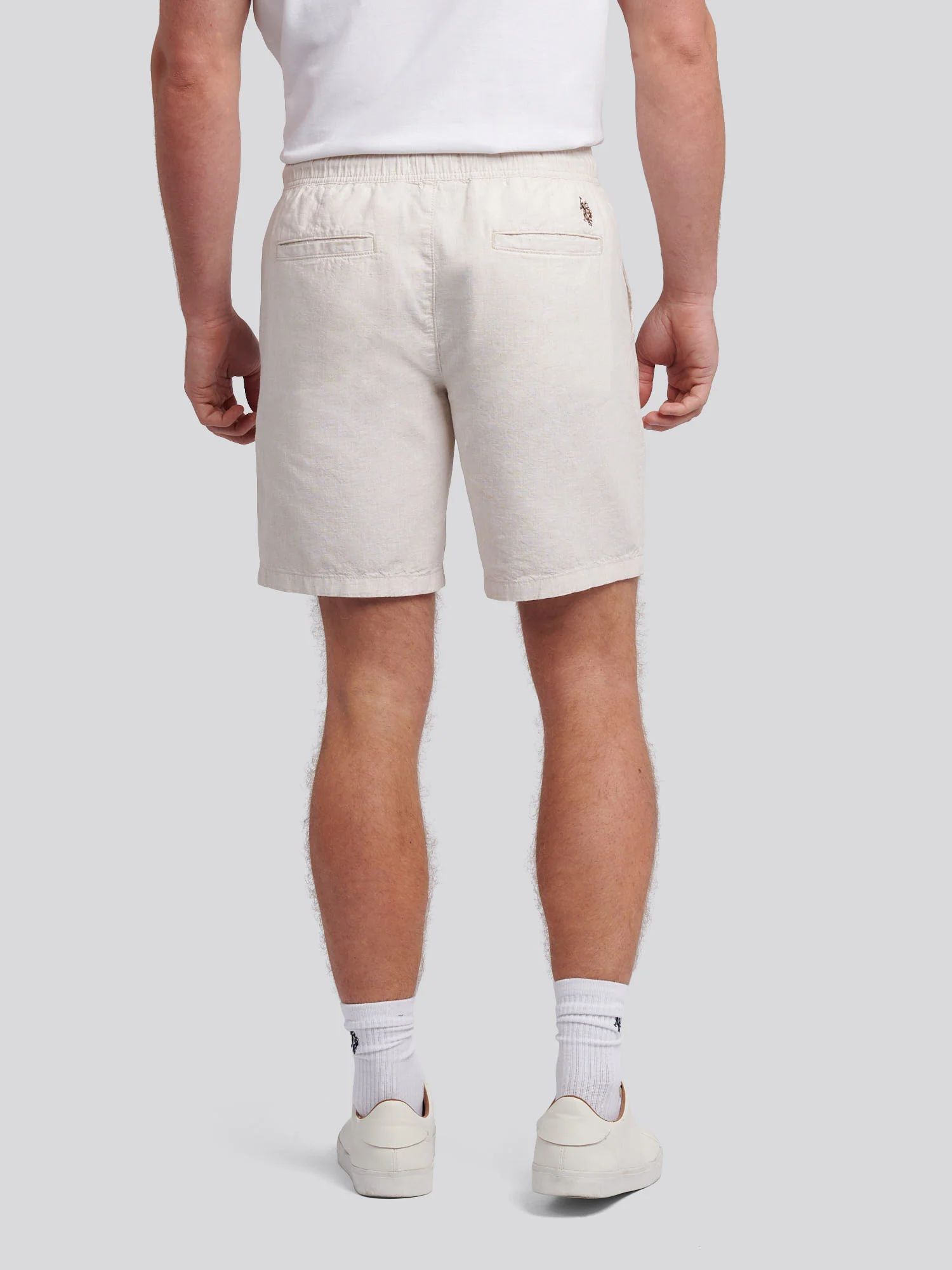 Mens Linen Blend Drawstring Short in Doeskin - Image 4