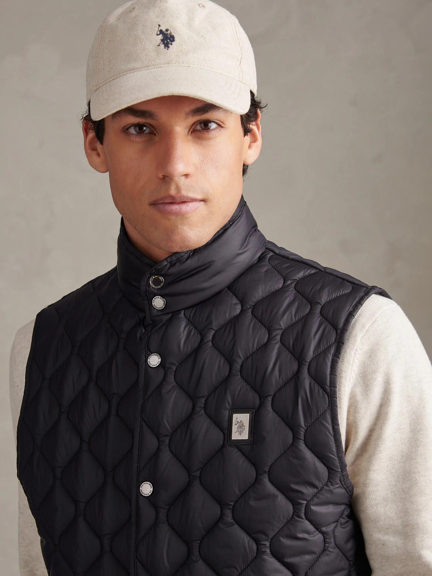 Mens Onion Quilt Lightweight Gilet Black - Image 2