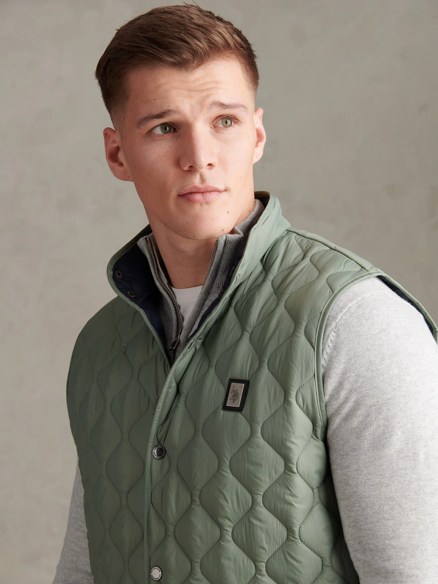 Mens Onion Quilt Lightweight Gilet Sea Spray - Image 2
