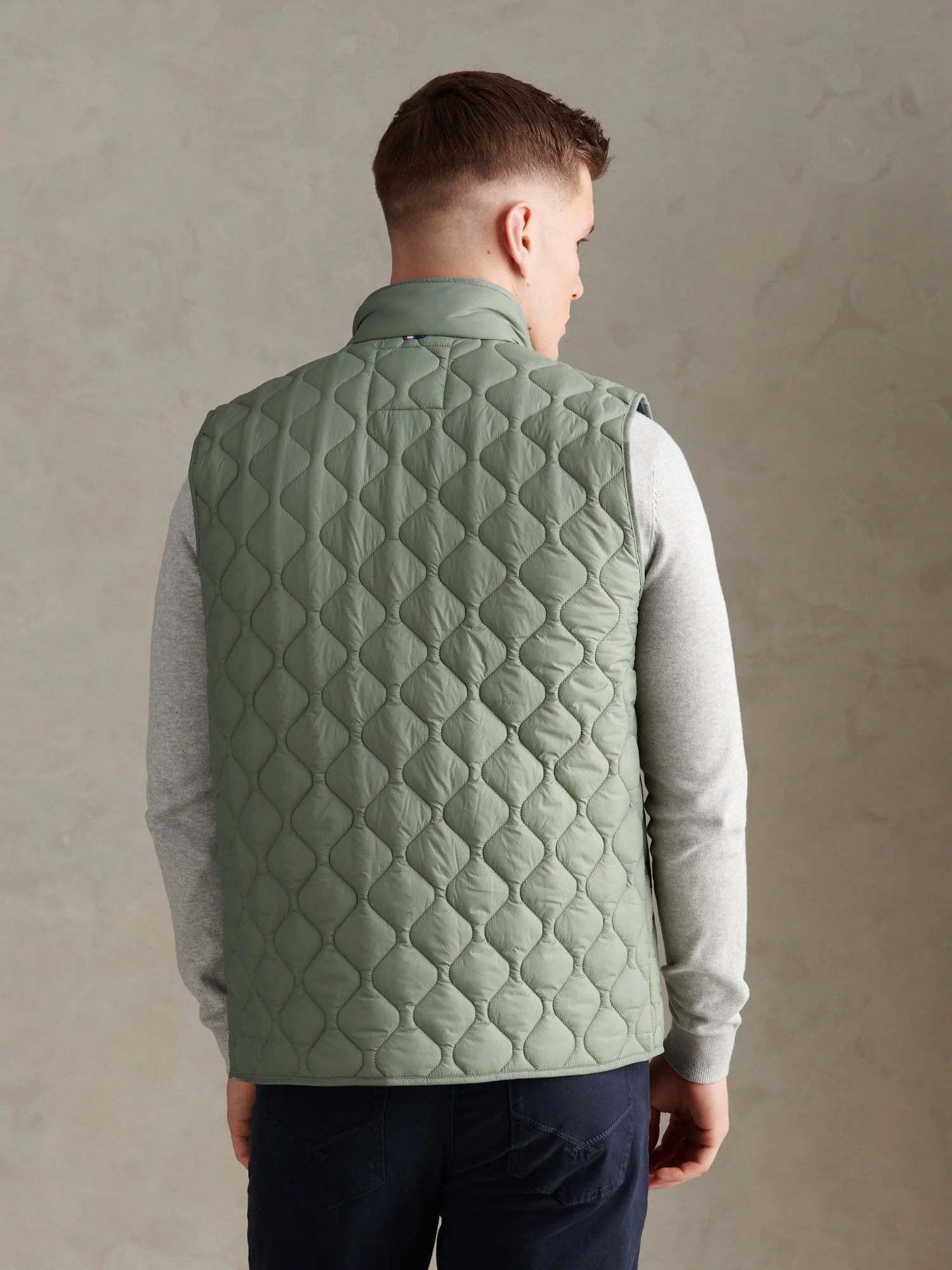 Mens Onion Quilt Lightweight Gilet Sea Spray - Image 4