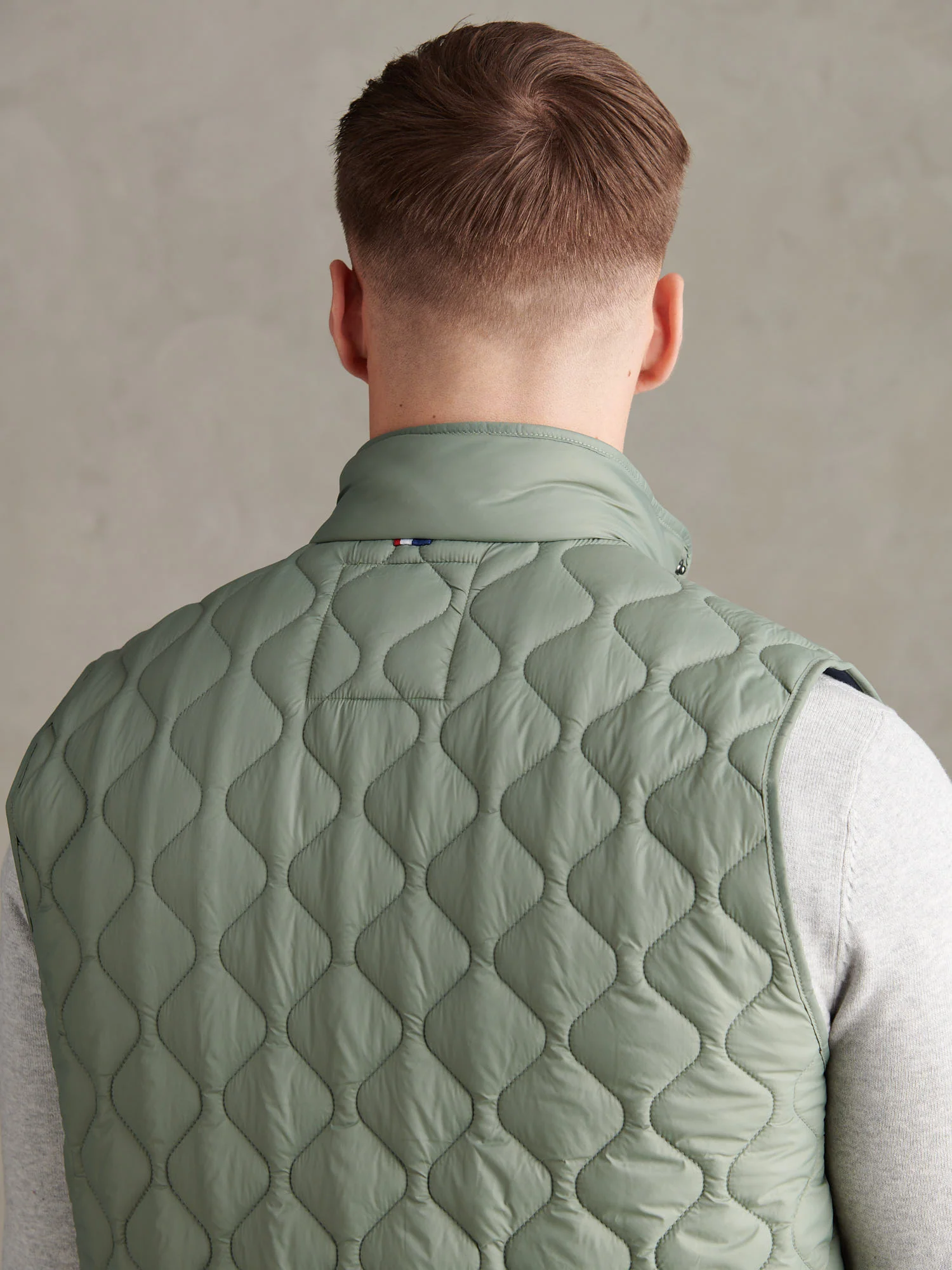 Mens Onion Quilt Lightweight Gilet Sea Spray - Image 5