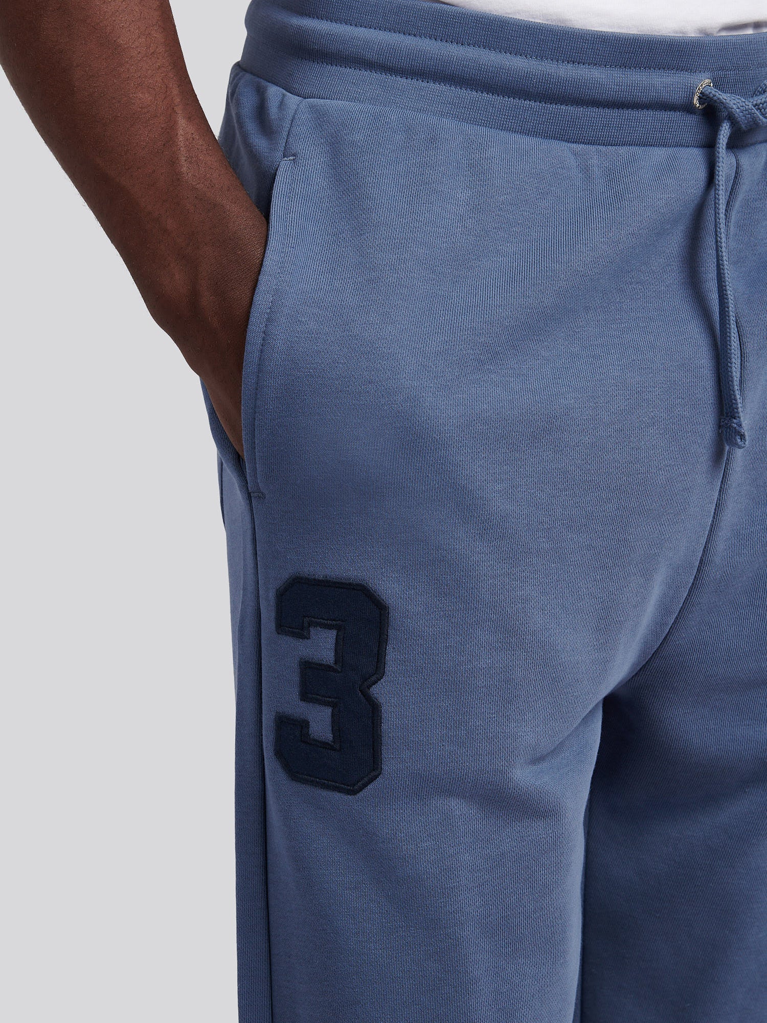 Mens Player 3 Loopback Jogger in Vintage Indigo - Image 5
