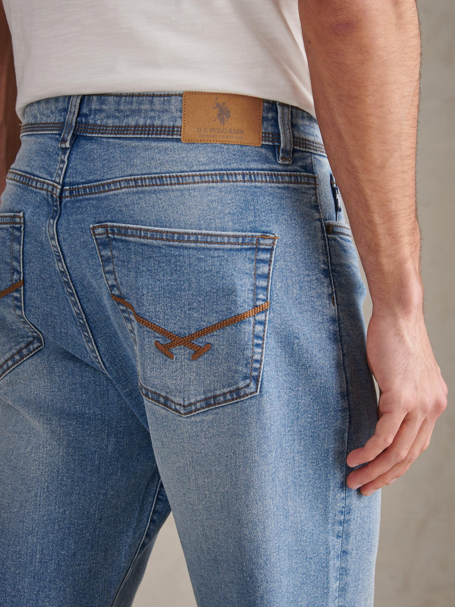 Mens Relaxed Fit Jean Blue Wash - Image 2