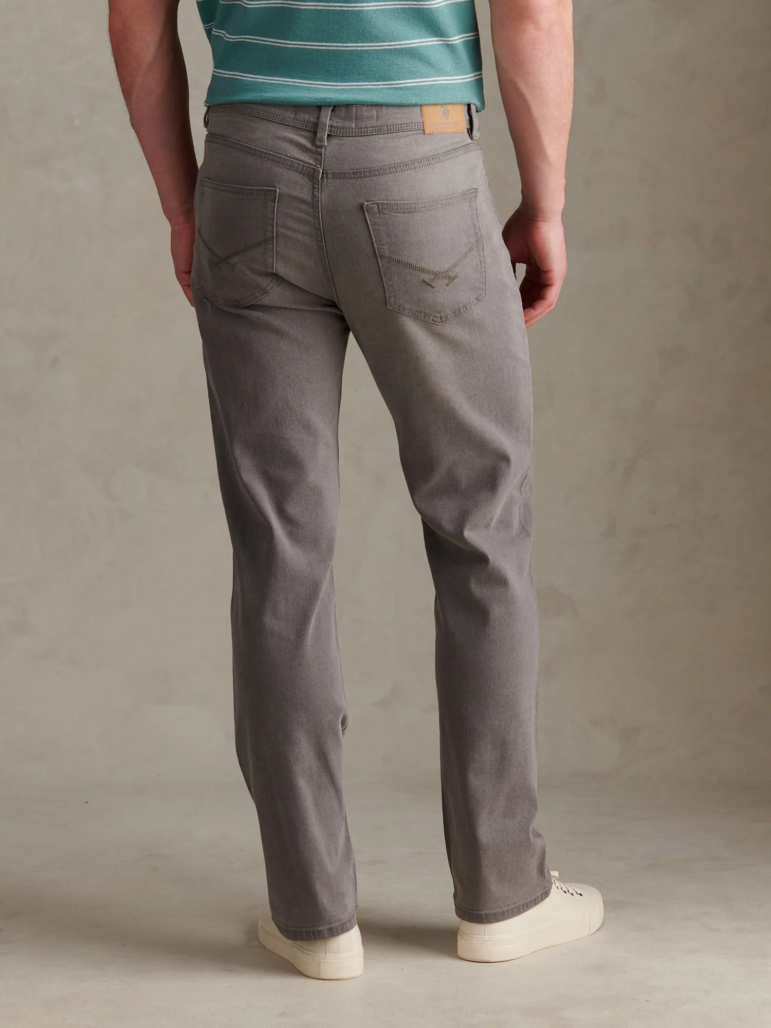 Mens Relaxed Fit Jean Grey Wash - Image 4