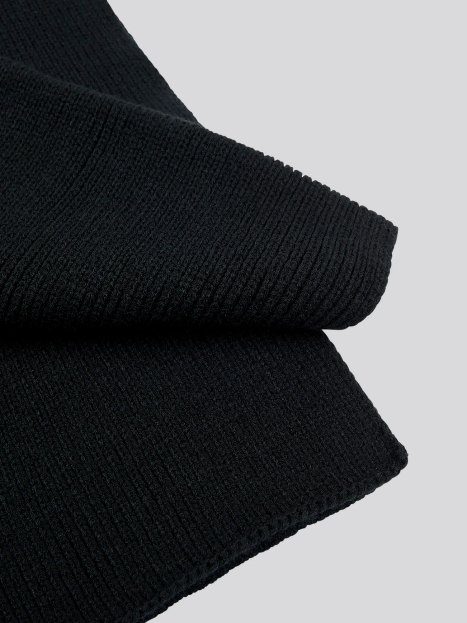 Mens Rib Knit Scarf in Black - Image 2