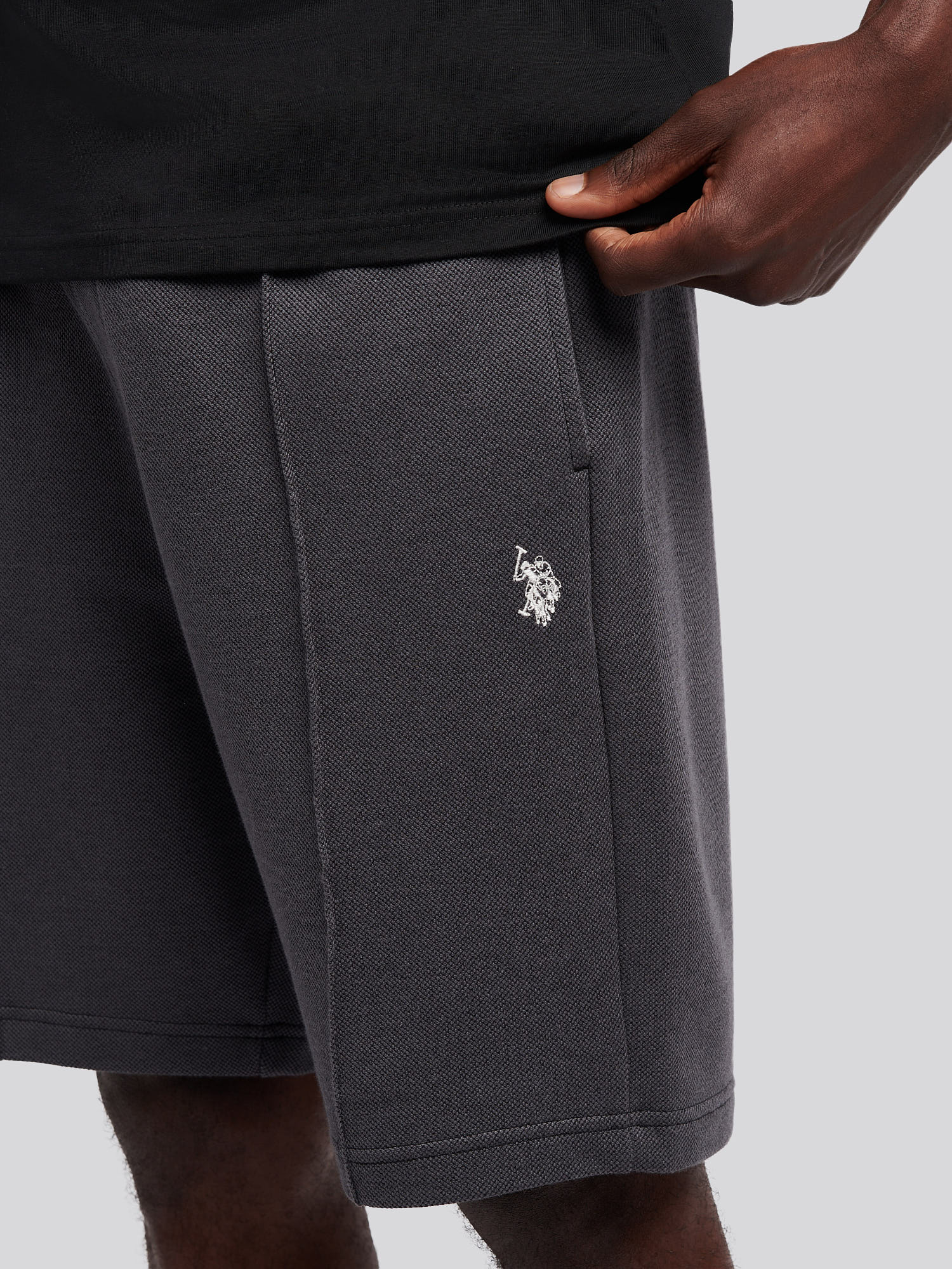 Mens Smart Two Tone Pleat Short in Black - Image 2