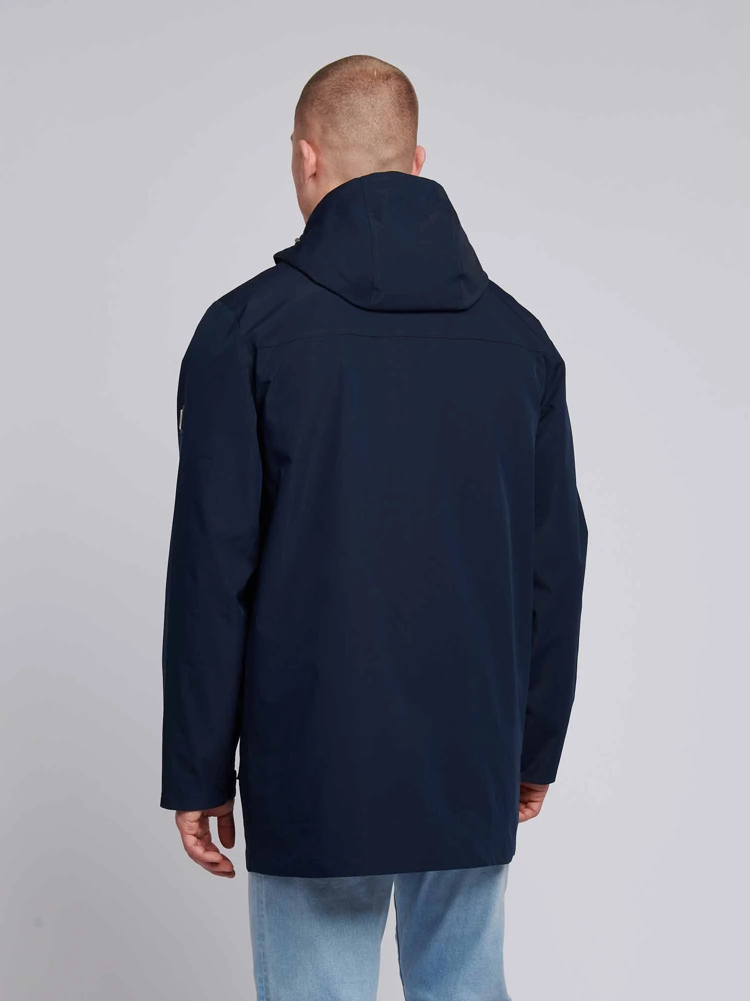 Mens Technical Summer Rain Mac in Dark Sapphire Navy - Image 4
