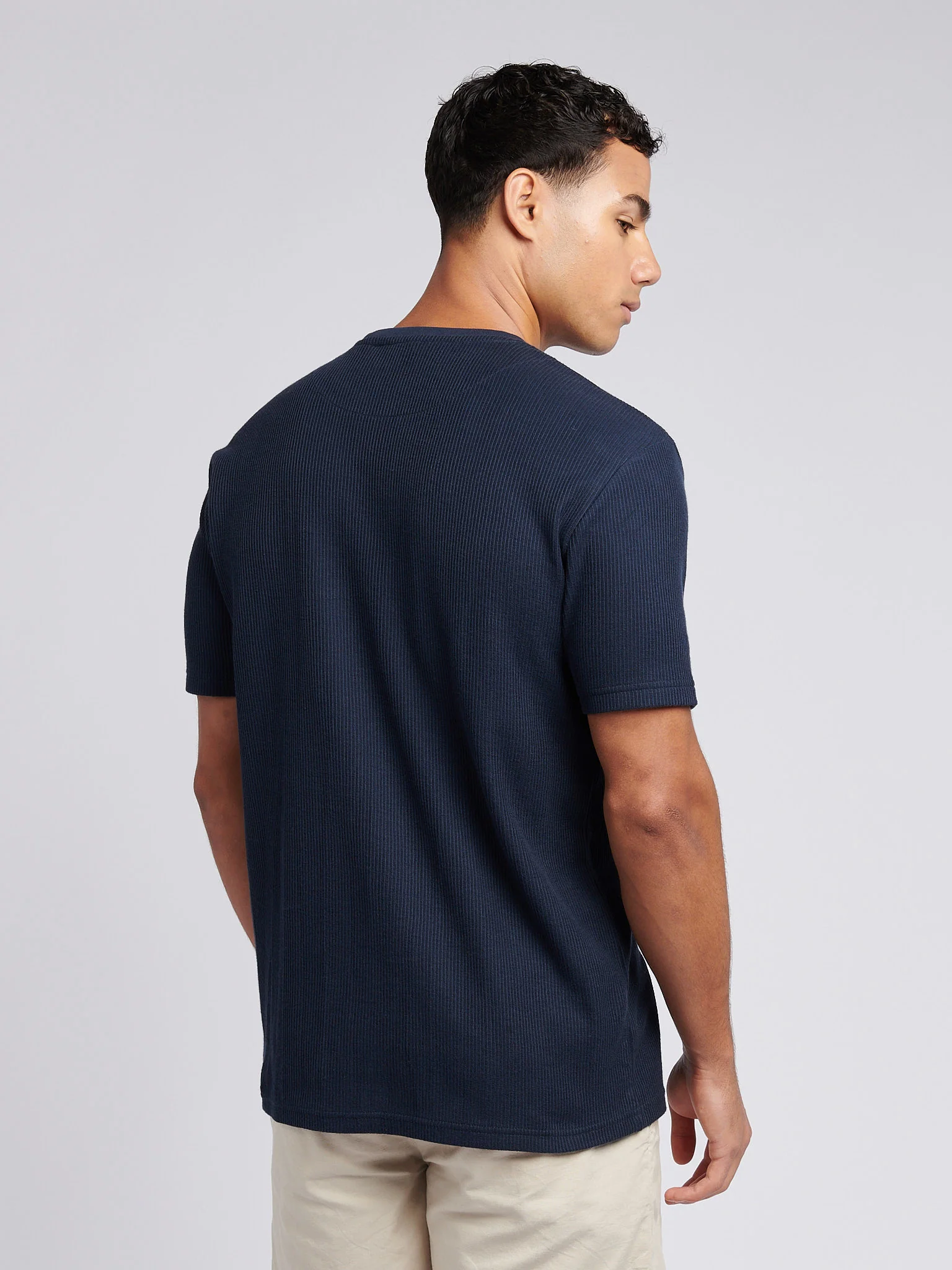 Mens Vertical Texture T-Shirt in Dark Sapphire Navy / Moonlight Blue DHM - Image 4