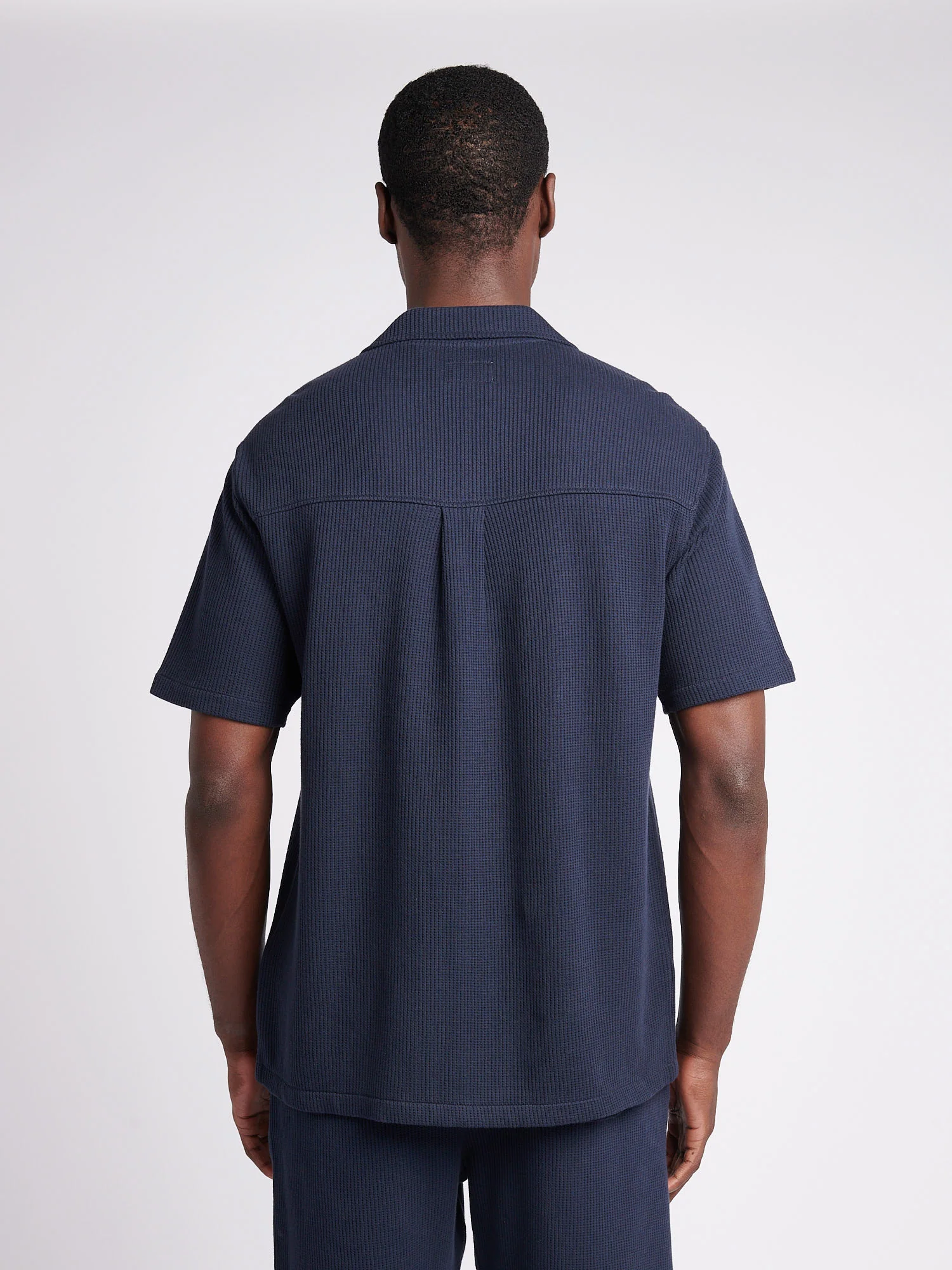 Mens Waffle Texture Revere Shirt in Dark Sapphire Navy - Image 4