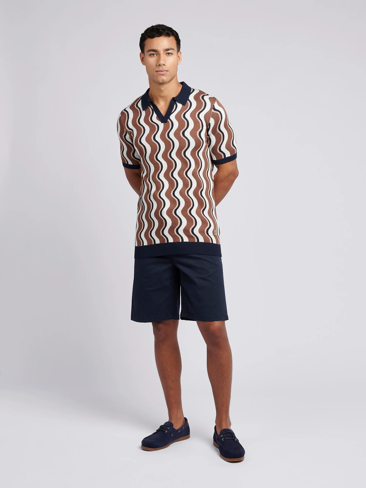 Mens Wave Knit Open Collar Polo Shirt in Cocoa Brown - Image 3