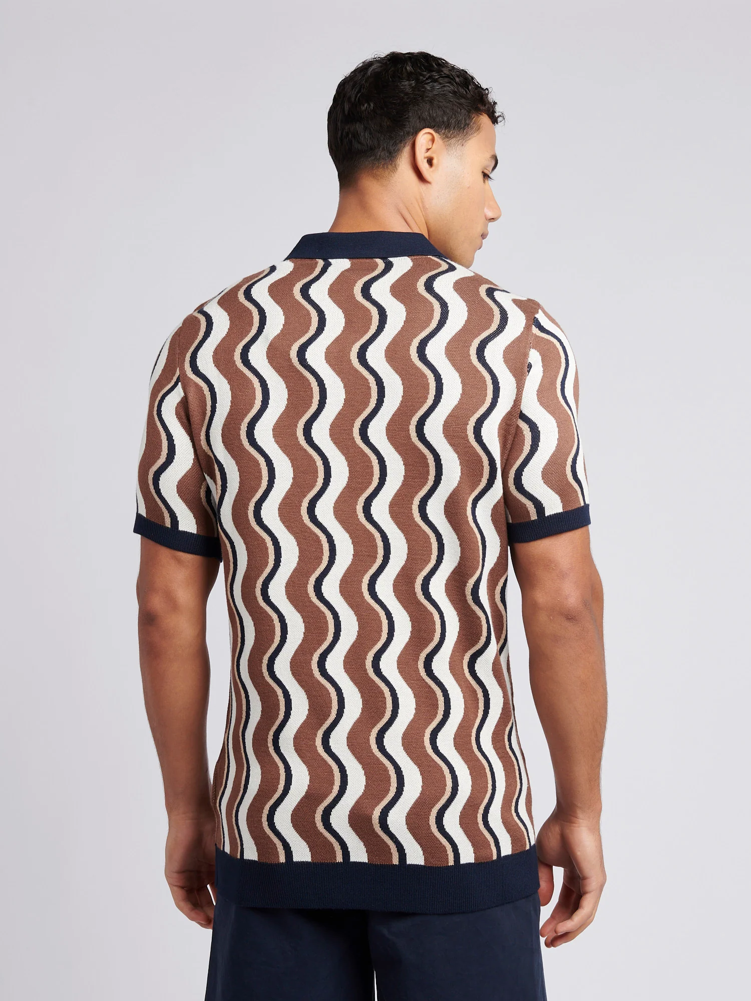 Mens Wave Knit Open Collar Polo Shirt in Cocoa Brown - Image 4