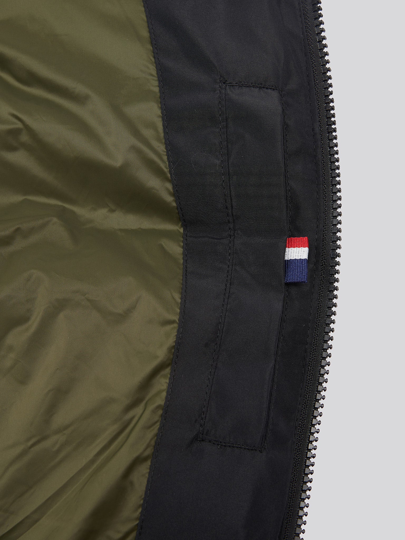Mens Wide Baffle Gilet in Black - Image 6