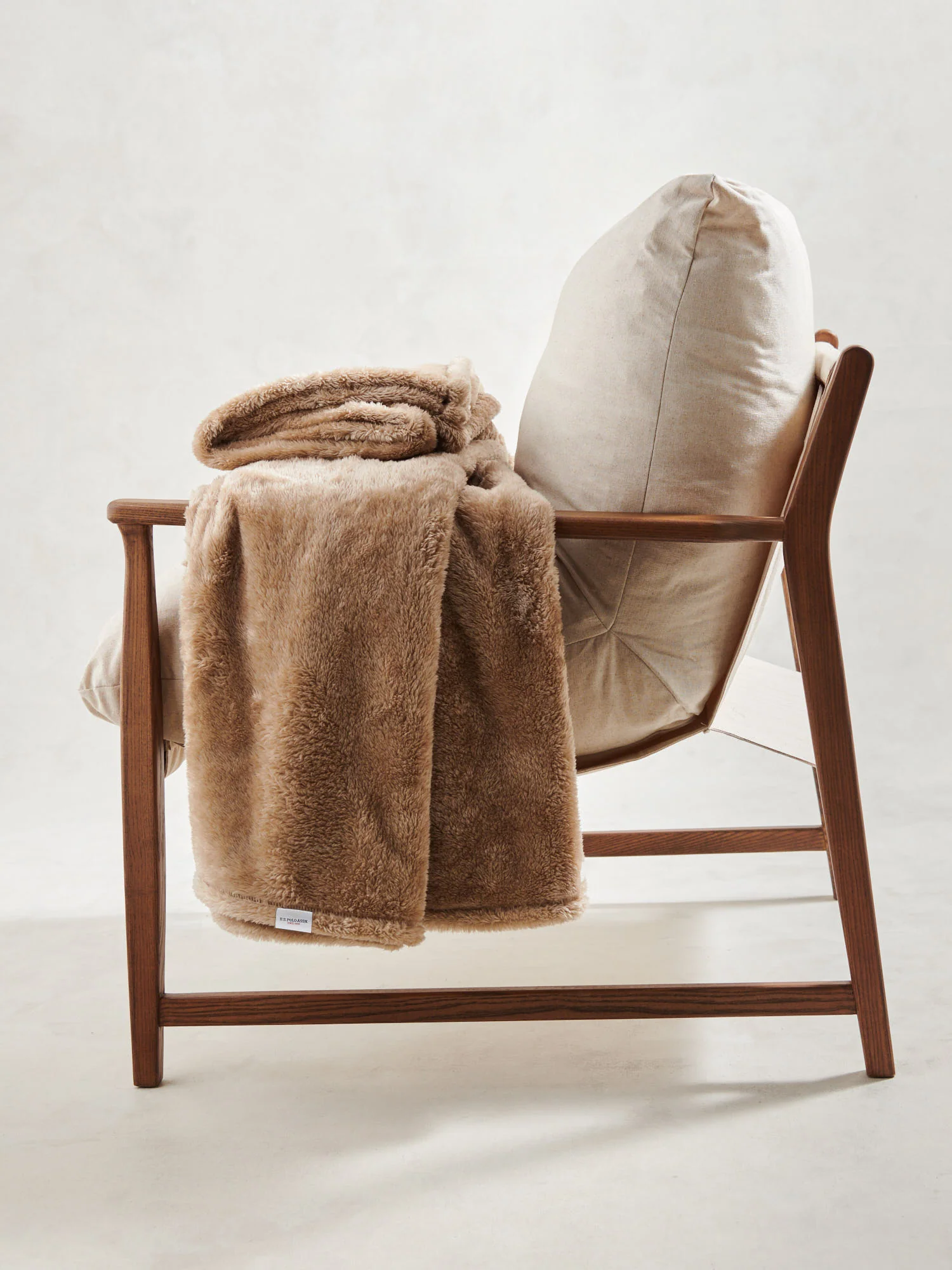 Premium Fleece Throw Camel - Image 2