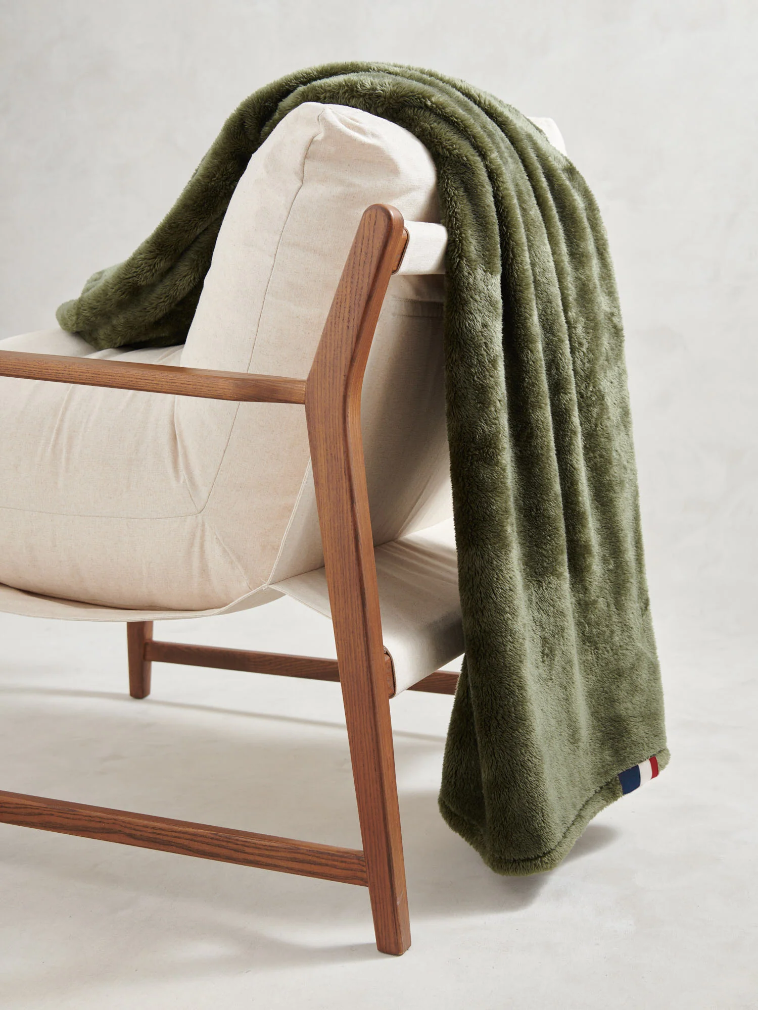 Premium Fleece Throw Capulet Olive - Image 2