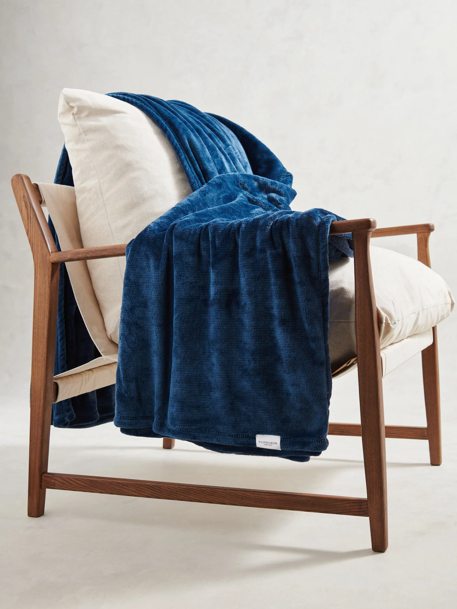Premium Plush Fleece Throw Ensign Blue - Image 2