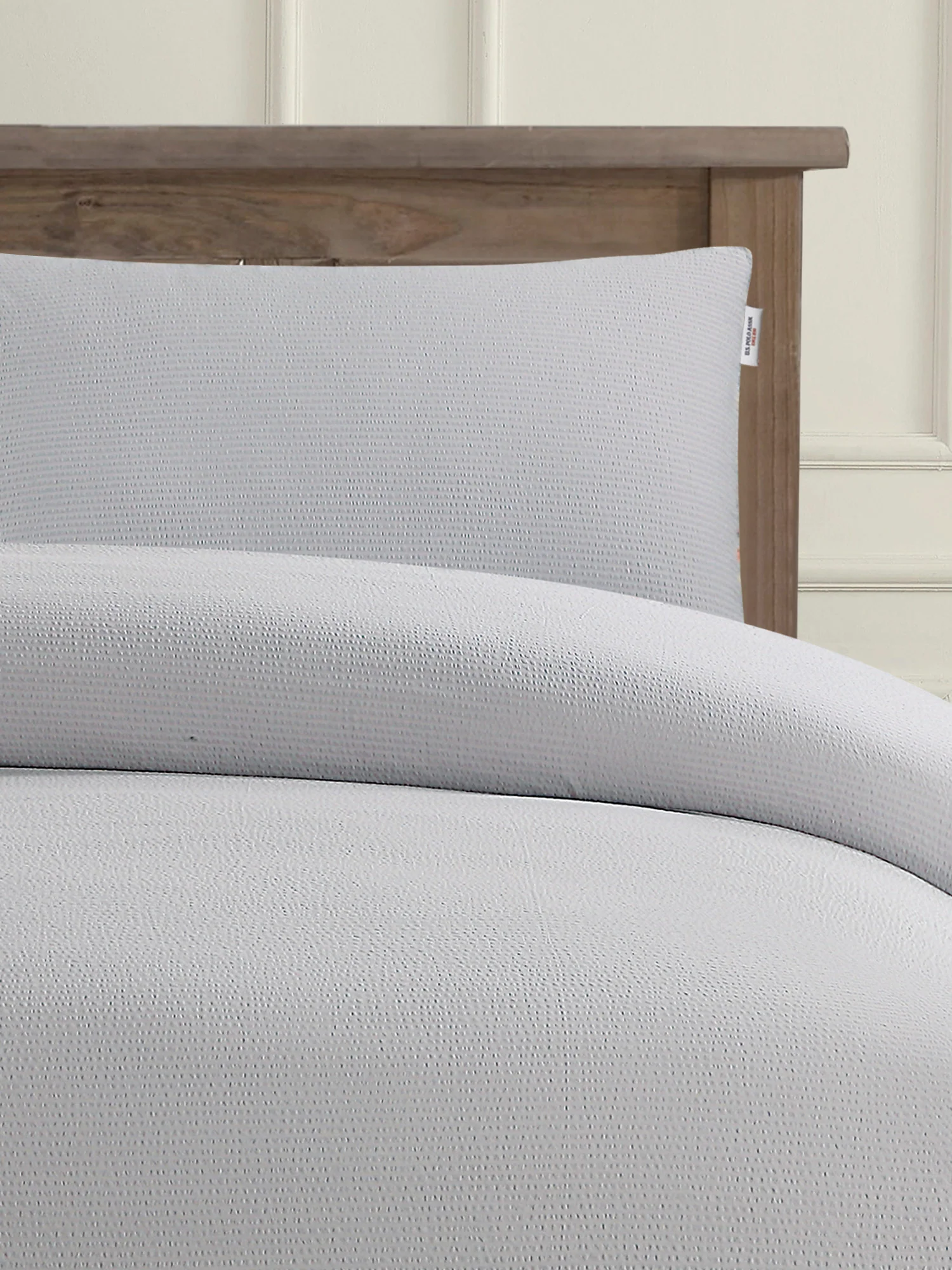 Pure Cotton Classic Seersucker Duvet Set in Vapor Blue - Image 3