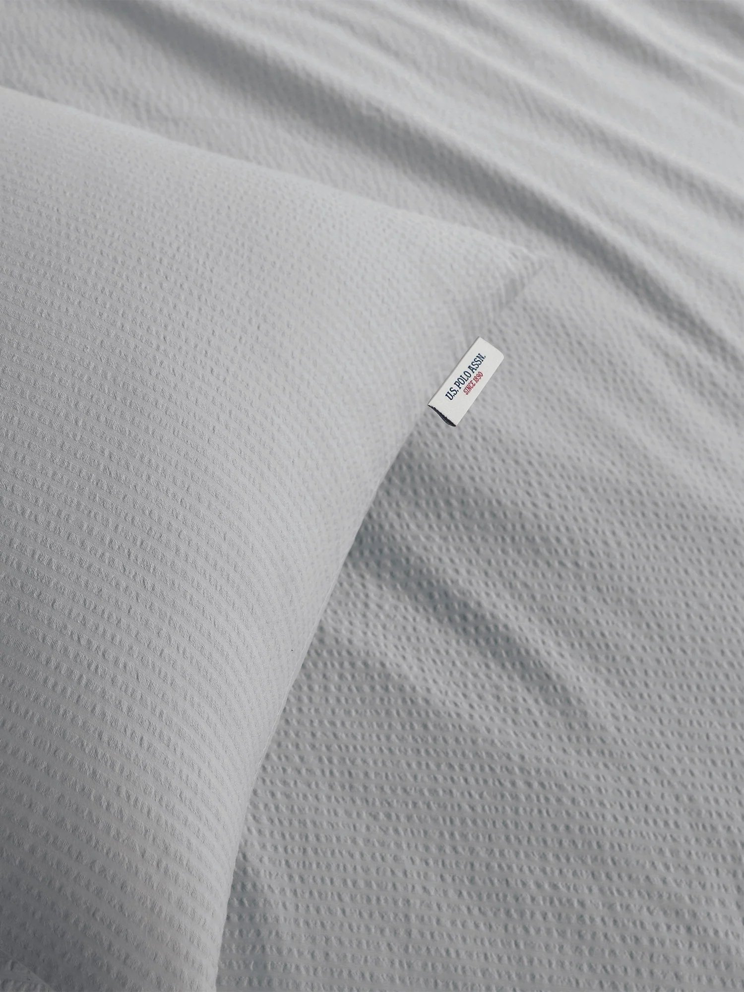 Pure Cotton Classic Seersucker Duvet Set in Vapor Blue - Image 4