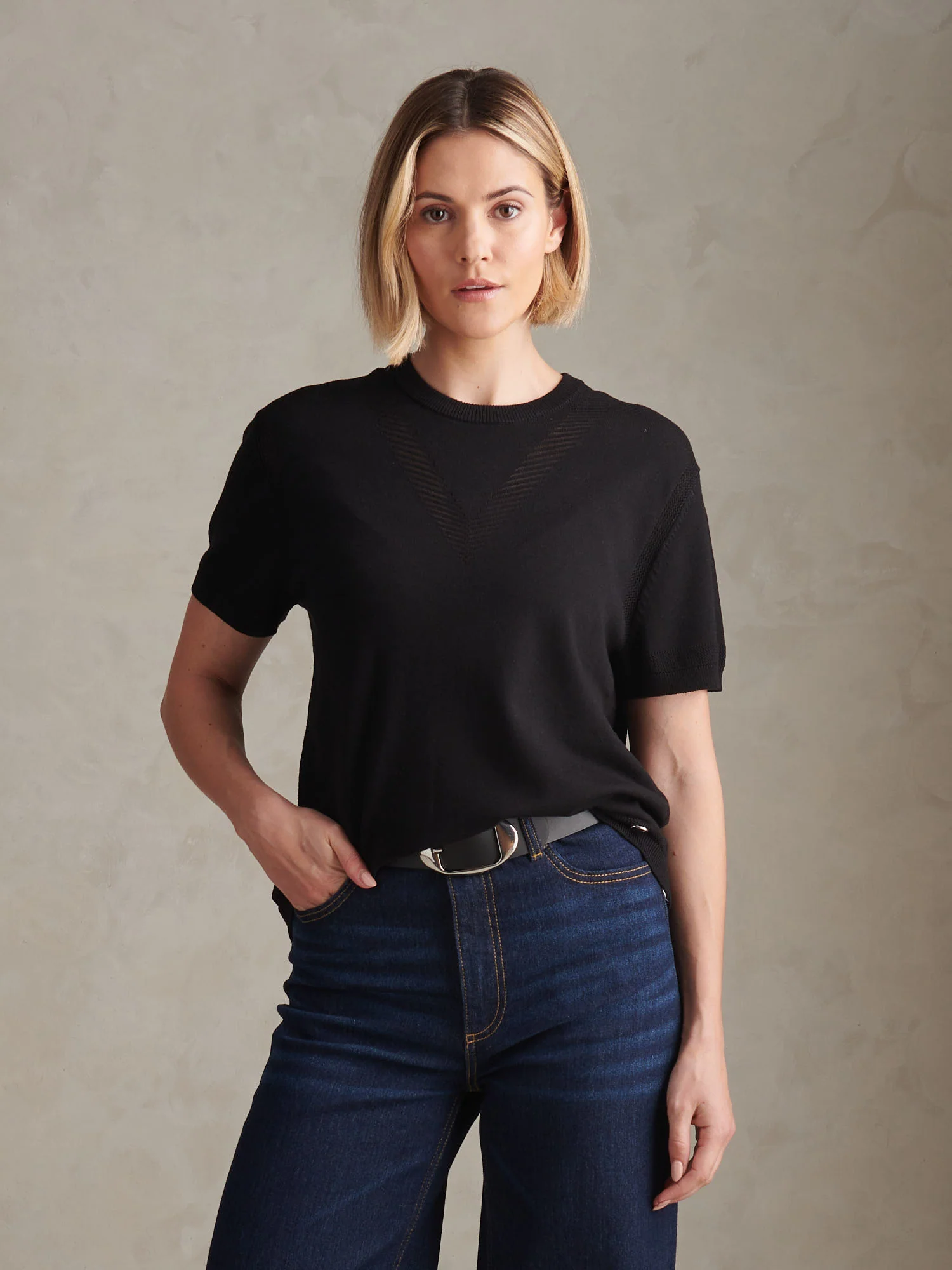 Womens Short Sleeve Textured Knit Tee Black